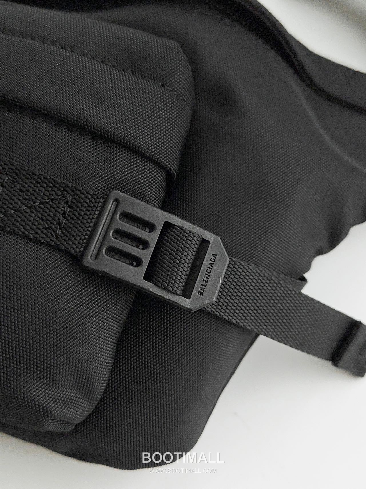 Balenciaga Mountaineering Leather Belt Bag 발렌시아가 마운티어링 가죽 벨트백 26cm 3