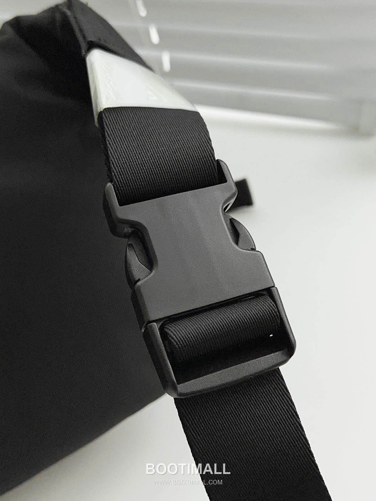 Balenciaga Mountaineering Leather Belt Bag 발렌시아가 마운티어링 가죽 벨트백 26cm 6