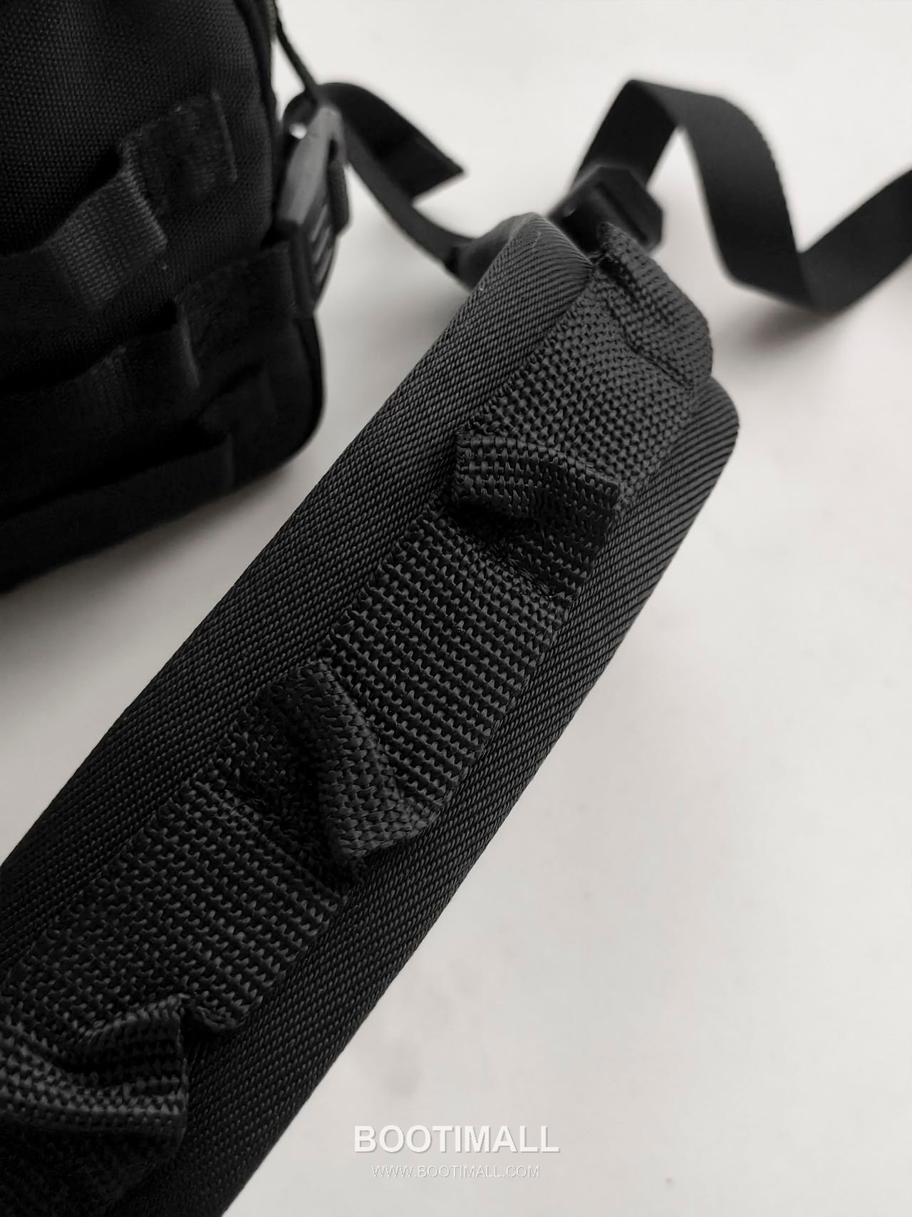 Balenciaga Army Nylon Messenger Bag 발렌시아가 아미 나일론 메신저 크로스백 22.4cm 2