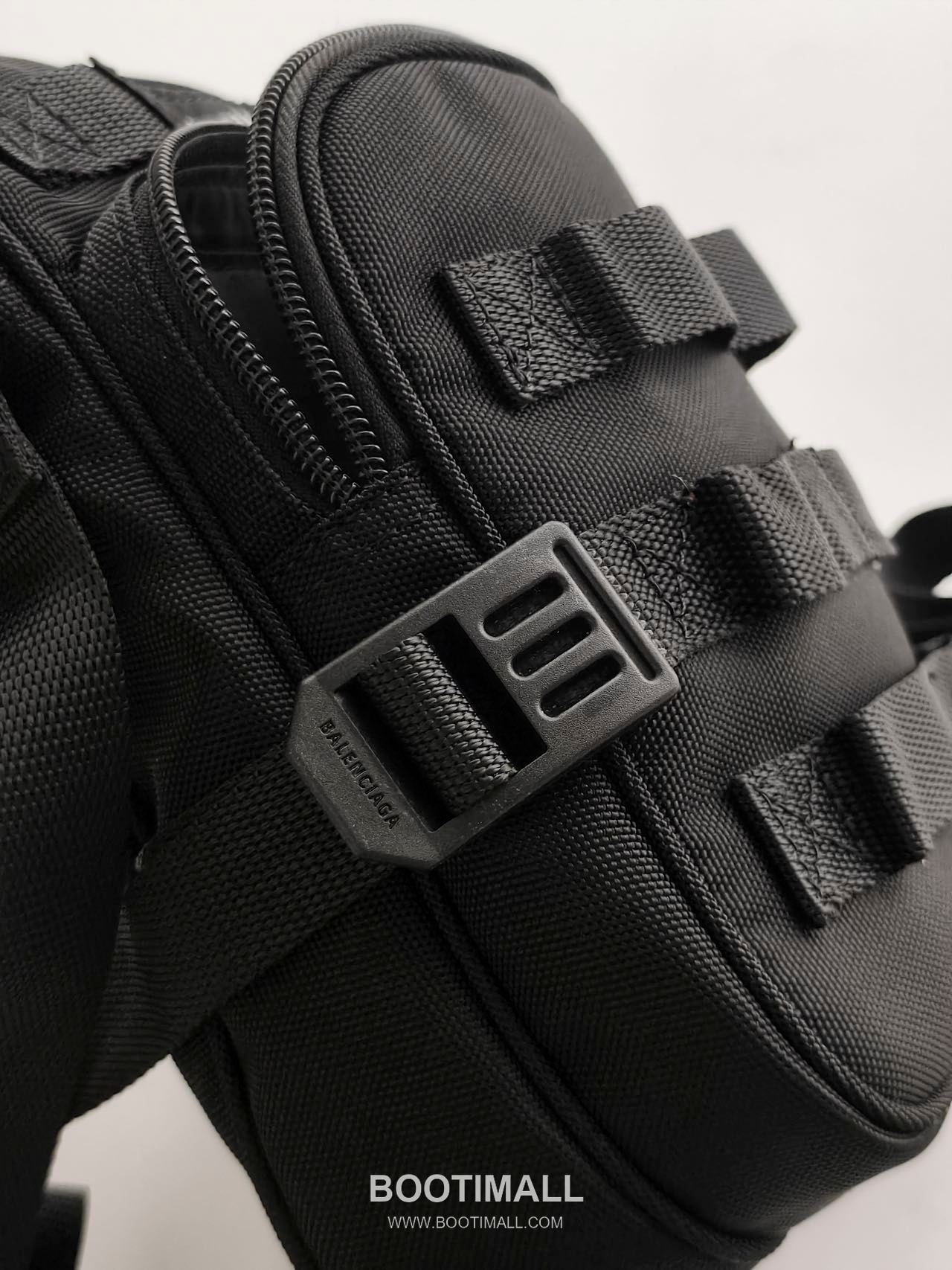 Balenciaga Army Nylon Messenger Bag 발렌시아가 아미 나일론 메신저 크로스백 22.4cm 4