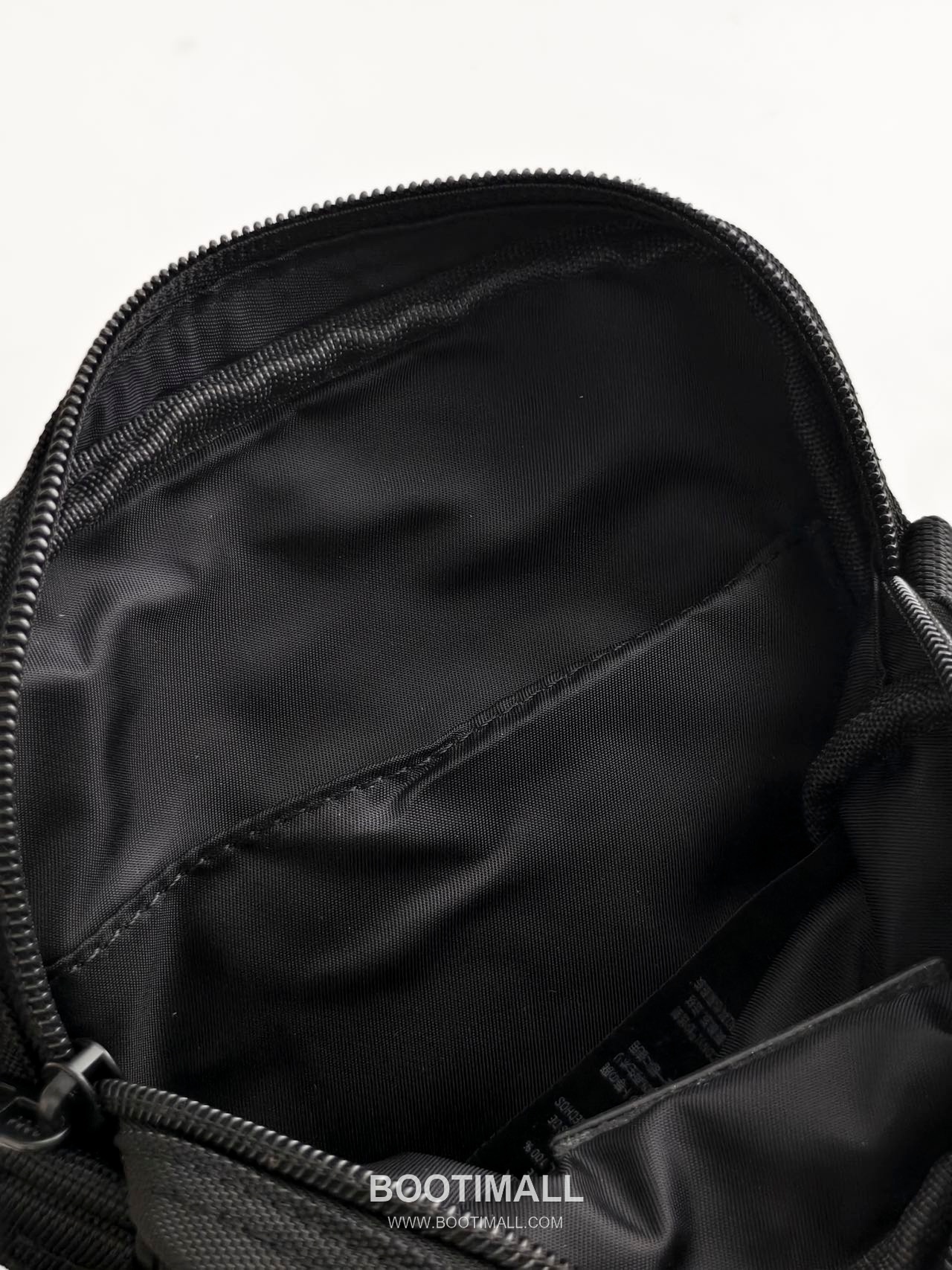 Balenciaga Army Nylon Messenger Bag 발렌시아가 아미 나일론 메신저 크로스백 22.4cm 6