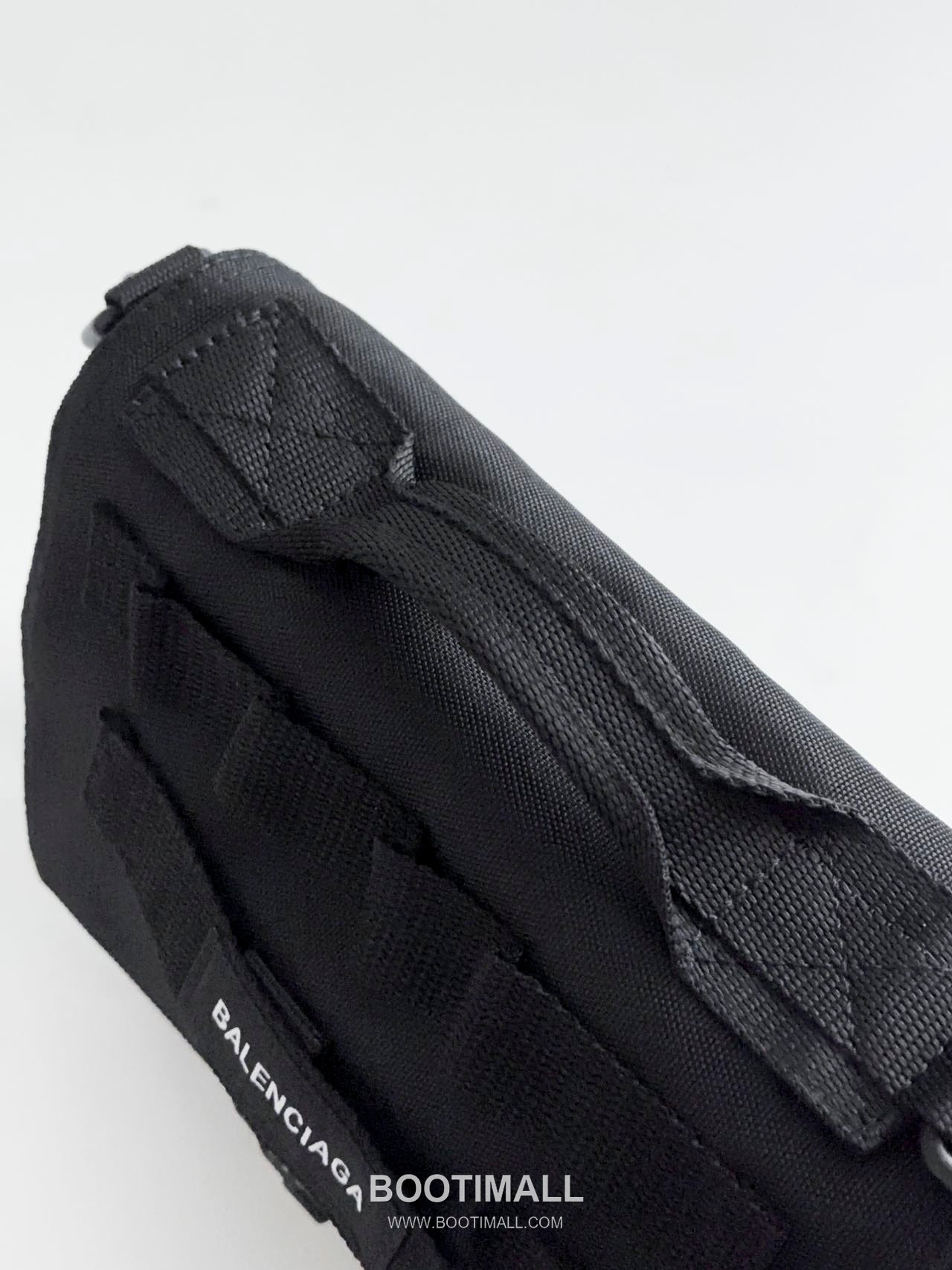 Balenciaga Army Nylon Messenger Bag 발렌시아가 아미 나일론 메신저 크로스백 25cm 3