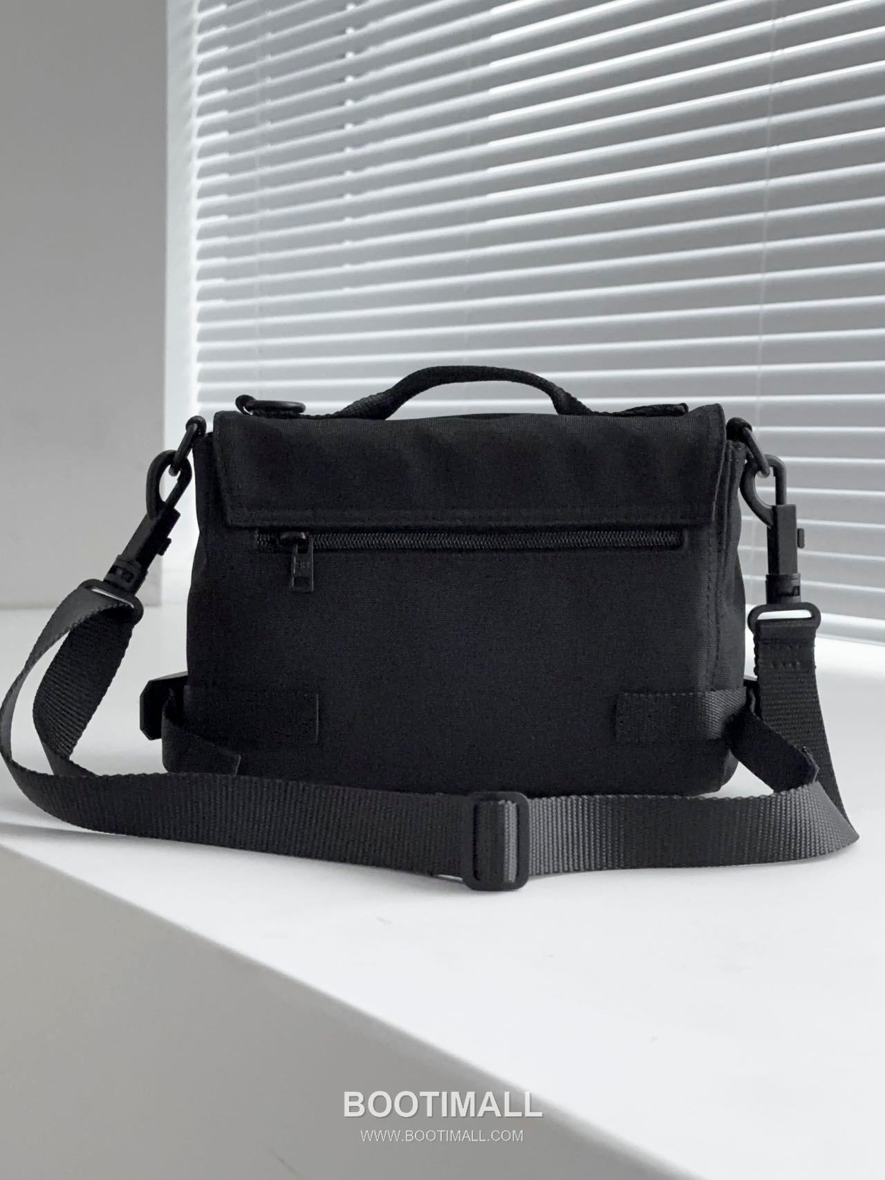 Balenciaga Army Nylon Messenger Bag 발렌시아가 아미 나일론 메신저 크로스백 25cm 4