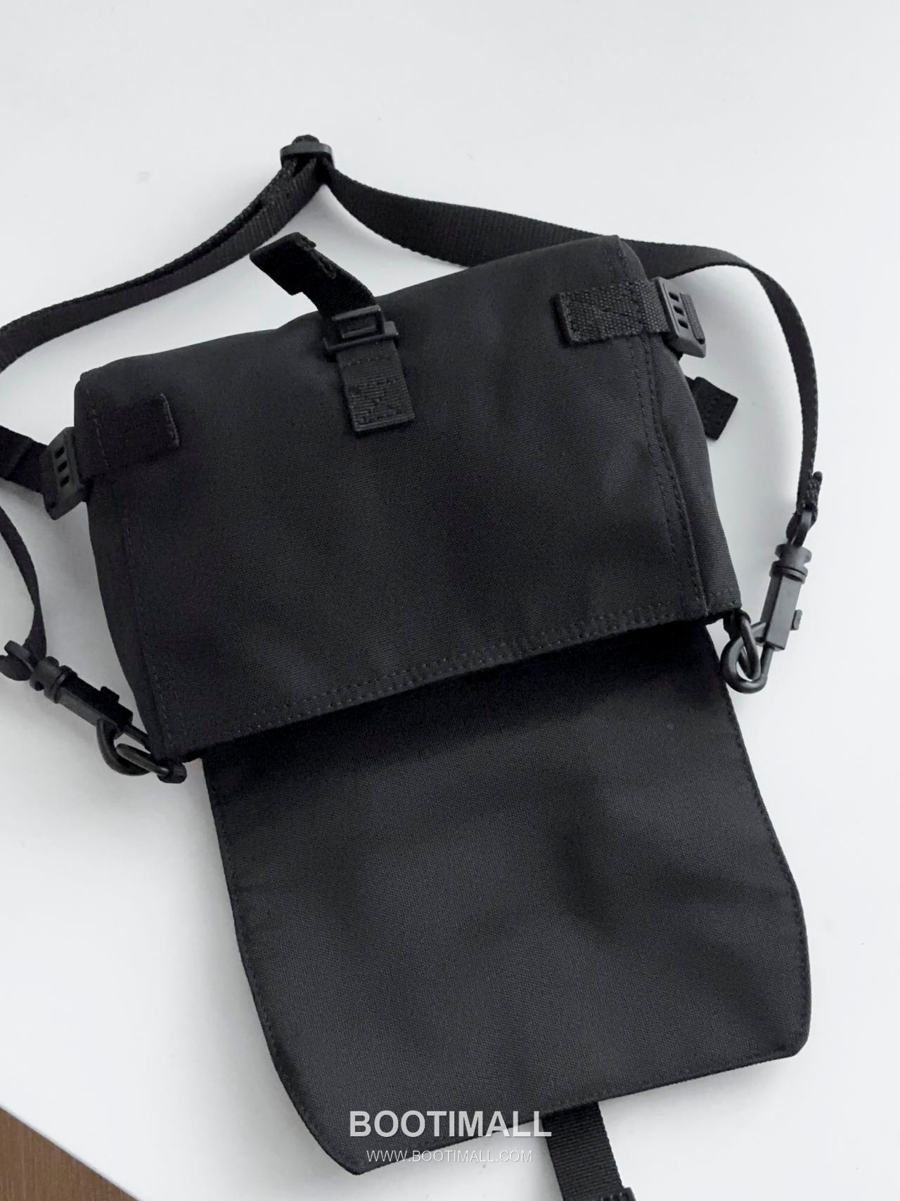 Balenciaga Army Nylon Messenger Bag 발렌시아가 아미 나일론 메신저 크로스백 25cm 6