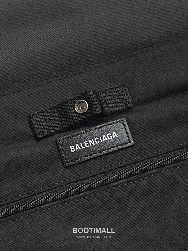 Balenciaga Army Nylon Messenger Bag 발렌시아가 아미 나일론 메신저 크로스백 41cm 7