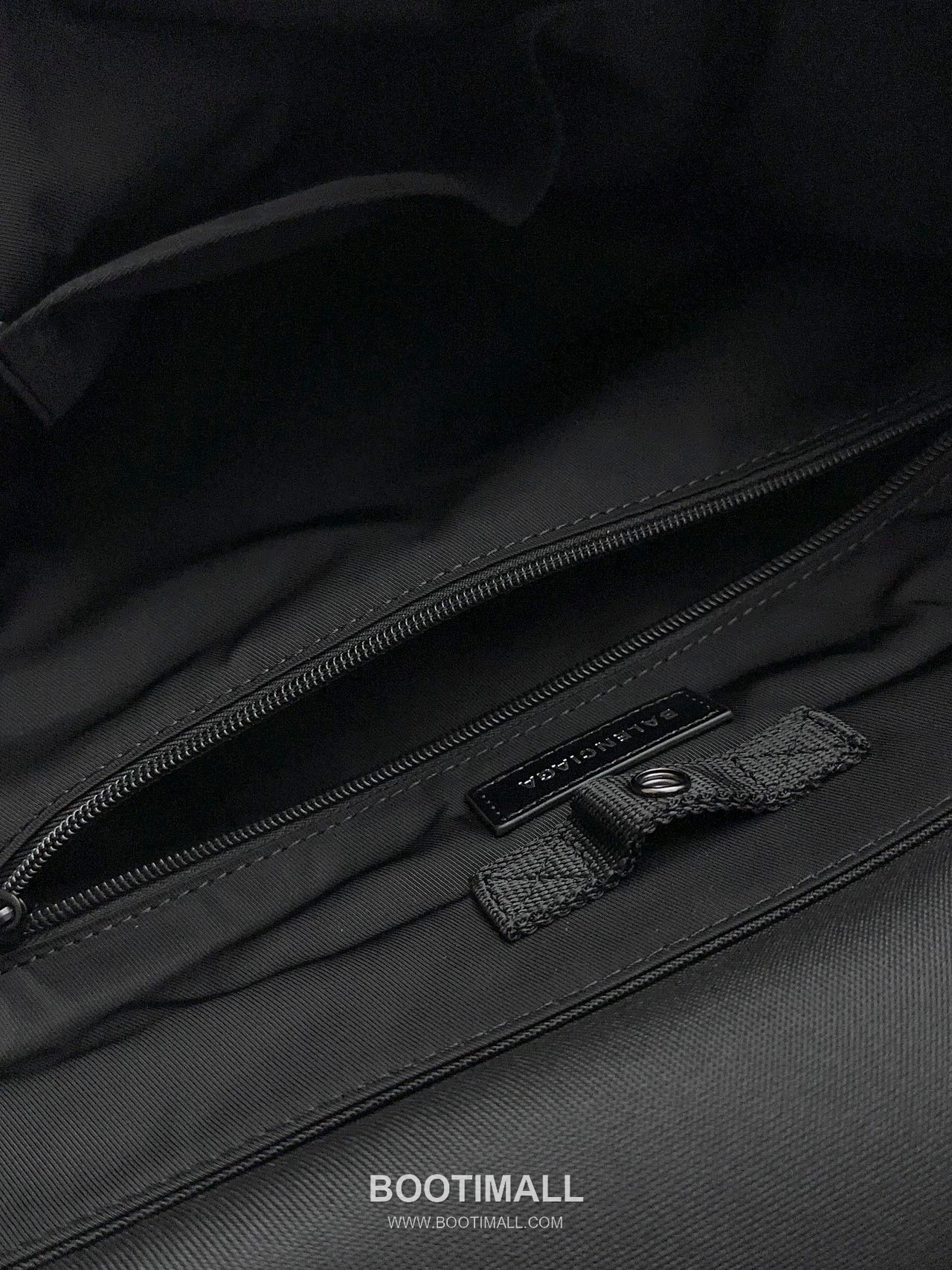 Balenciaga Army Nylon Messenger Bag 발렌시아가 아미 나일론 메신저 크로스백 41cm 8