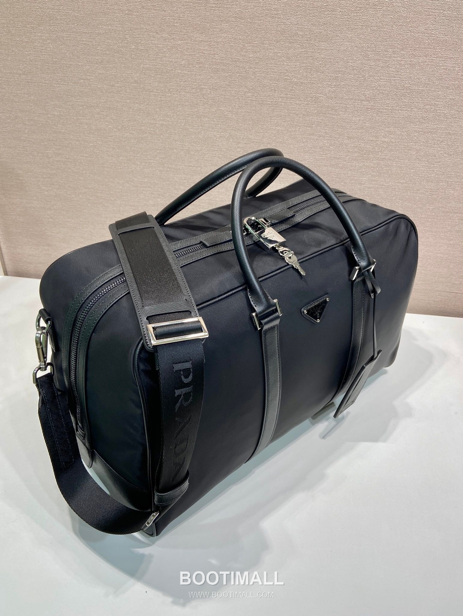 Prada Re-Nylon Travel Bag 2VC014 프라다 리나일론 사피아노 가죽 트리밍 트래블백 45cm 2