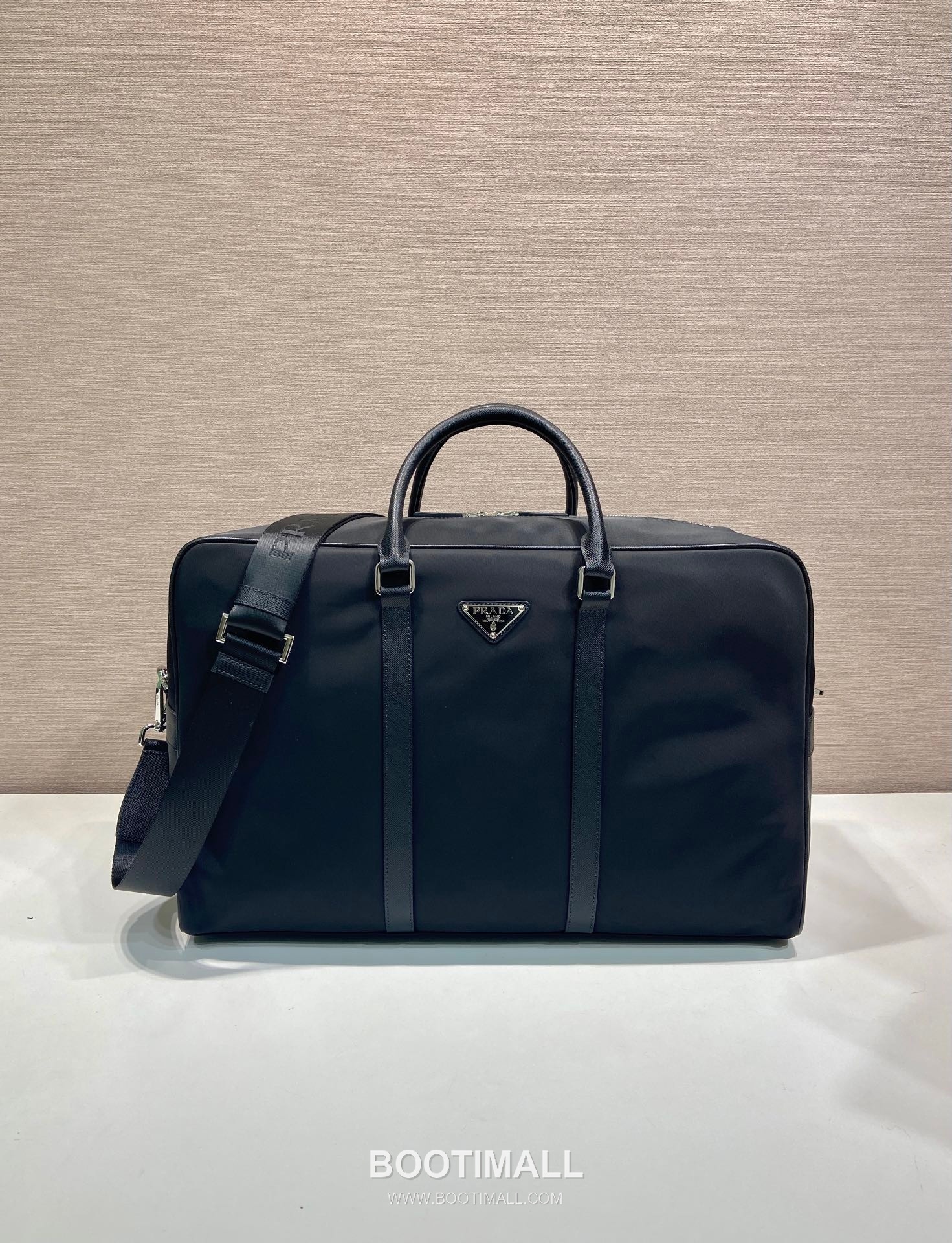 Prada Nylon Travel Bag 2VC042 프라다 나일론 사피아노 가죽 트리밍 트래블백 45cm 1