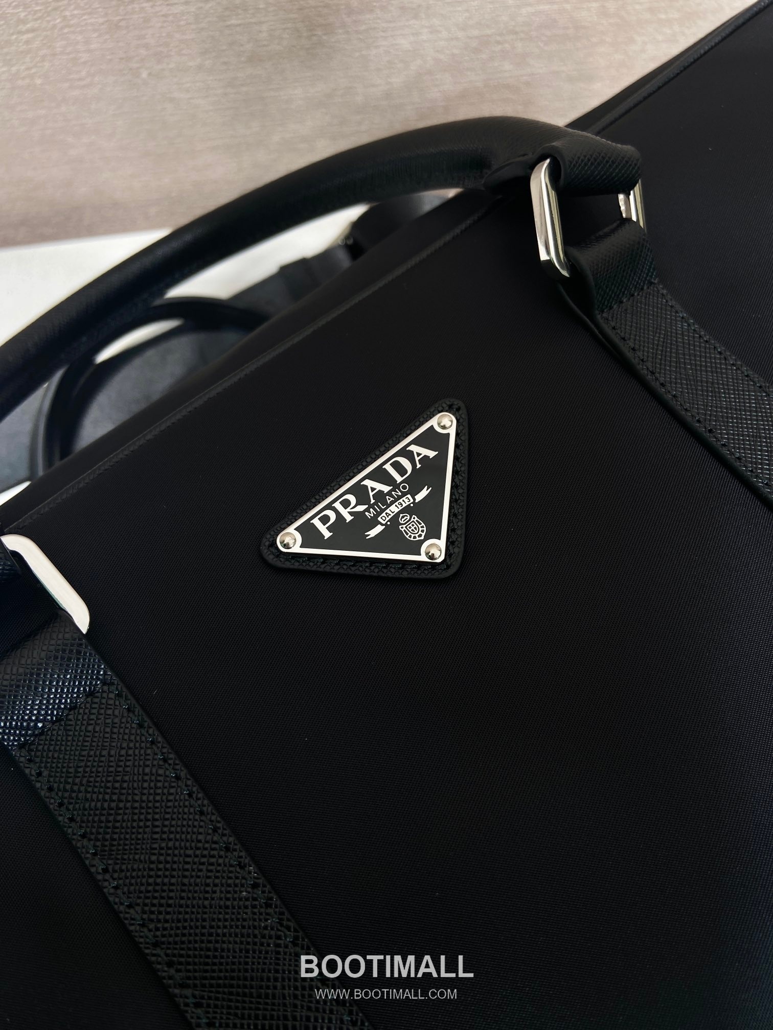 Prada Nylon Travel Bag 2VC042 프라다 나일론 사피아노 가죽 트리밍 트래블백 45cm 7
