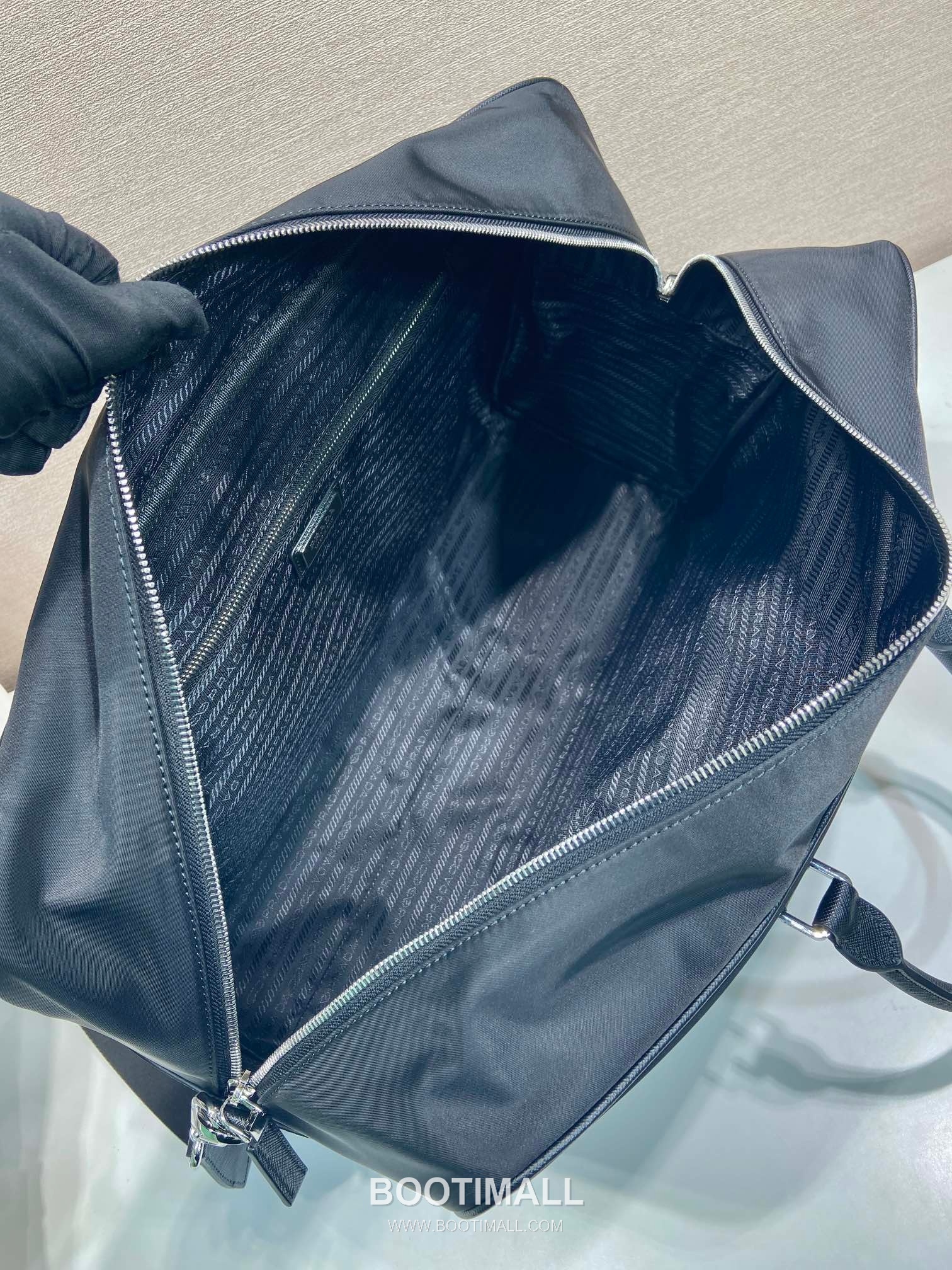 Prada Nylon Travel Bag 2VC042 프라다 나일론 사피아노 가죽 트리밍 트래블백 45cm 8