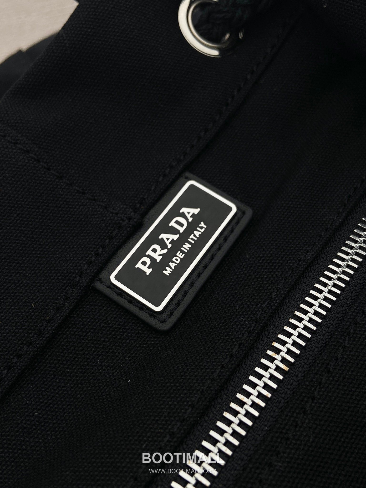 Prada Linen Blend Drawstring Travel Bag 2VY011 프라다 린넨 혼방 가죽 트리밍 드로스트링 트래블백 55cm 9