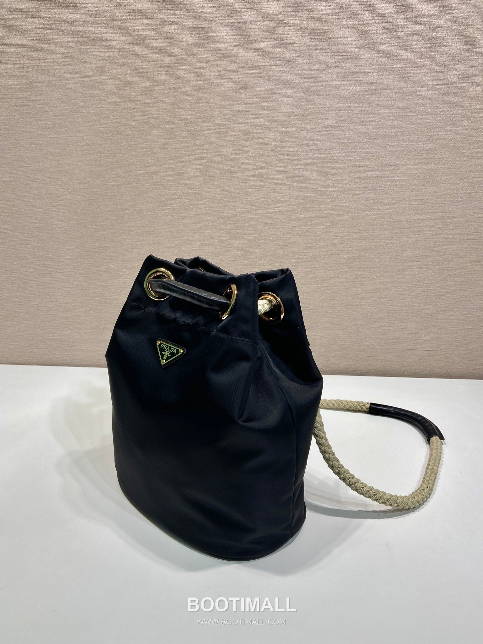 Prada Re-Nylon Bucket Bag 1BE082 프라다 리나일론 카프스킨 트리밍 버킷백 28cm 3