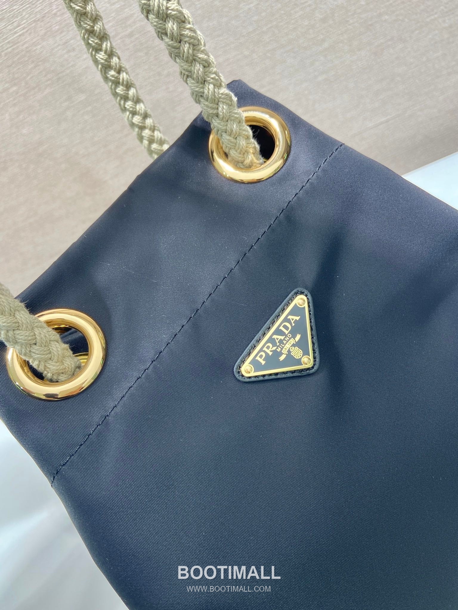 Prada Re-Nylon Bucket Bag 1BE082 프라다 리나일론 카프스킨 트리밍 버킷백 28cm 7