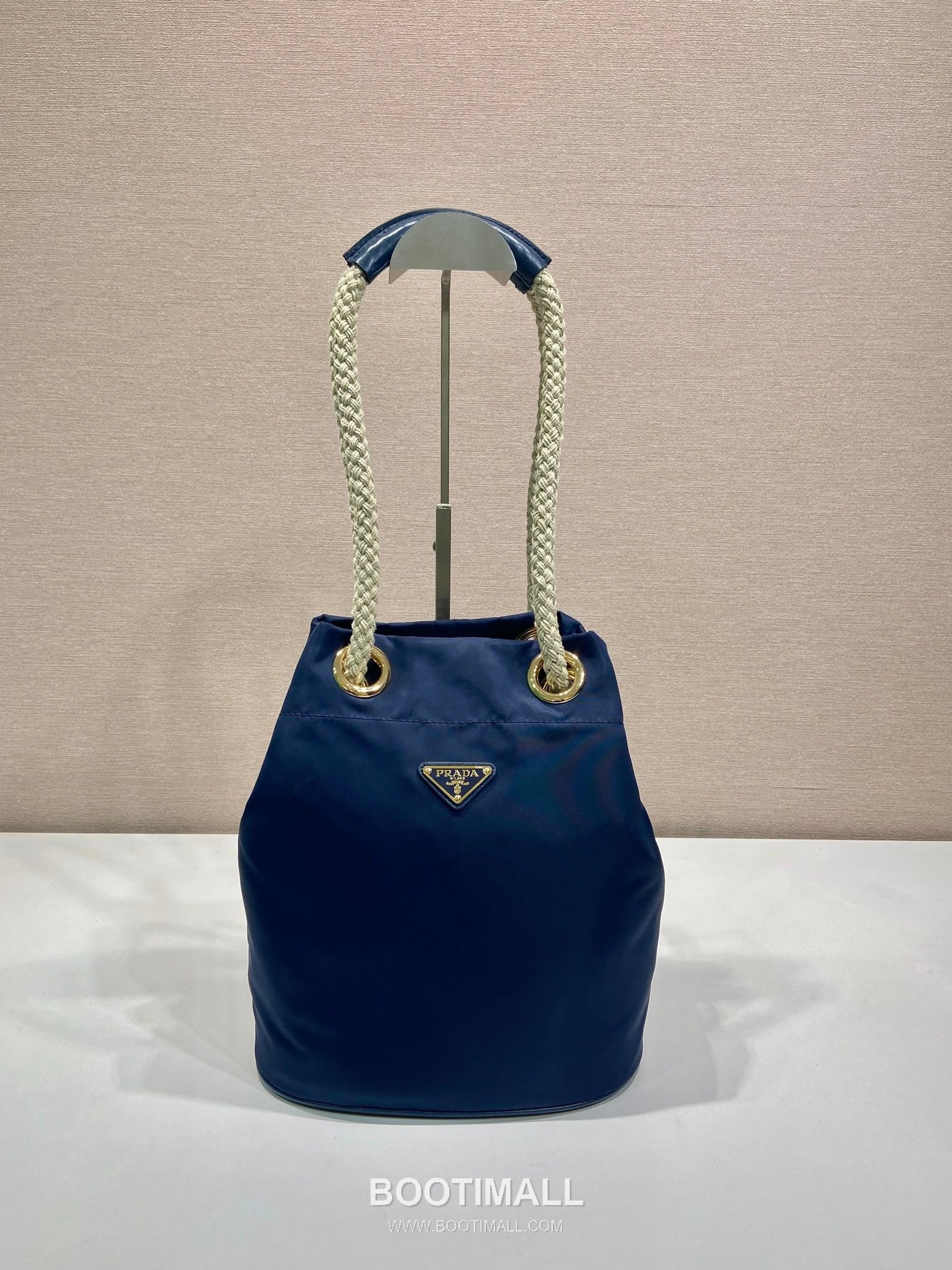 Prada Re-Nylon Bucket Bag 1BE082 프라다 리나일론 카프스킨 트리밍 버킷백 28cm 1