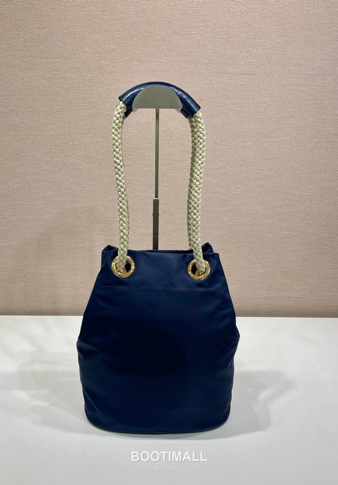 Prada Re-Nylon Bucket Bag 1BE082 프라다 리나일론 카프스킨 트리밍 버킷백 28cm 4