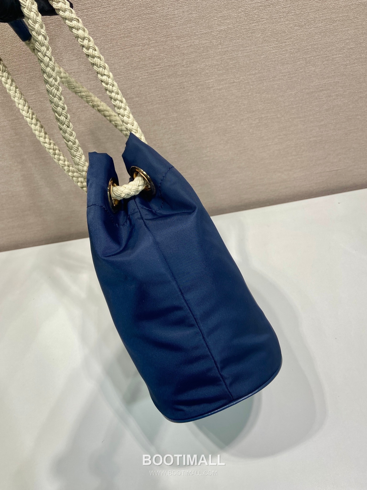 Prada Re-Nylon Bucket Bag 1BE082 프라다 리나일론 카프스킨 트리밍 버킷백 28cm 5