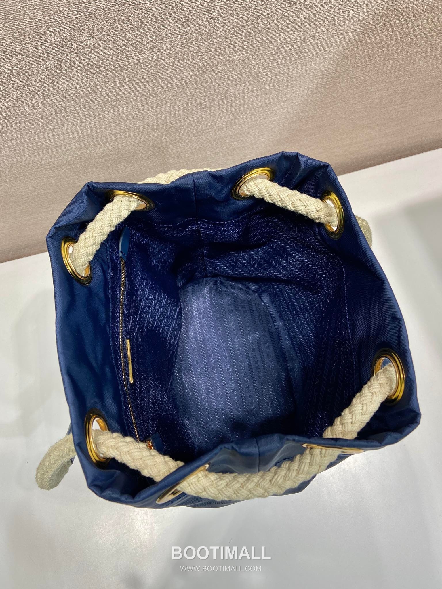 Prada Re-Nylon Bucket Bag 1BE082 프라다 리나일론 카프스킨 트리밍 버킷백 28cm 8