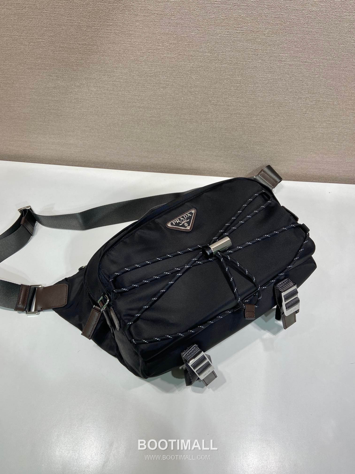 Prada Re-Nylon Messenger Bag 2VH201 프라다 리나일론 사피아노 가죽 트리밍 메신저백 30cm 3