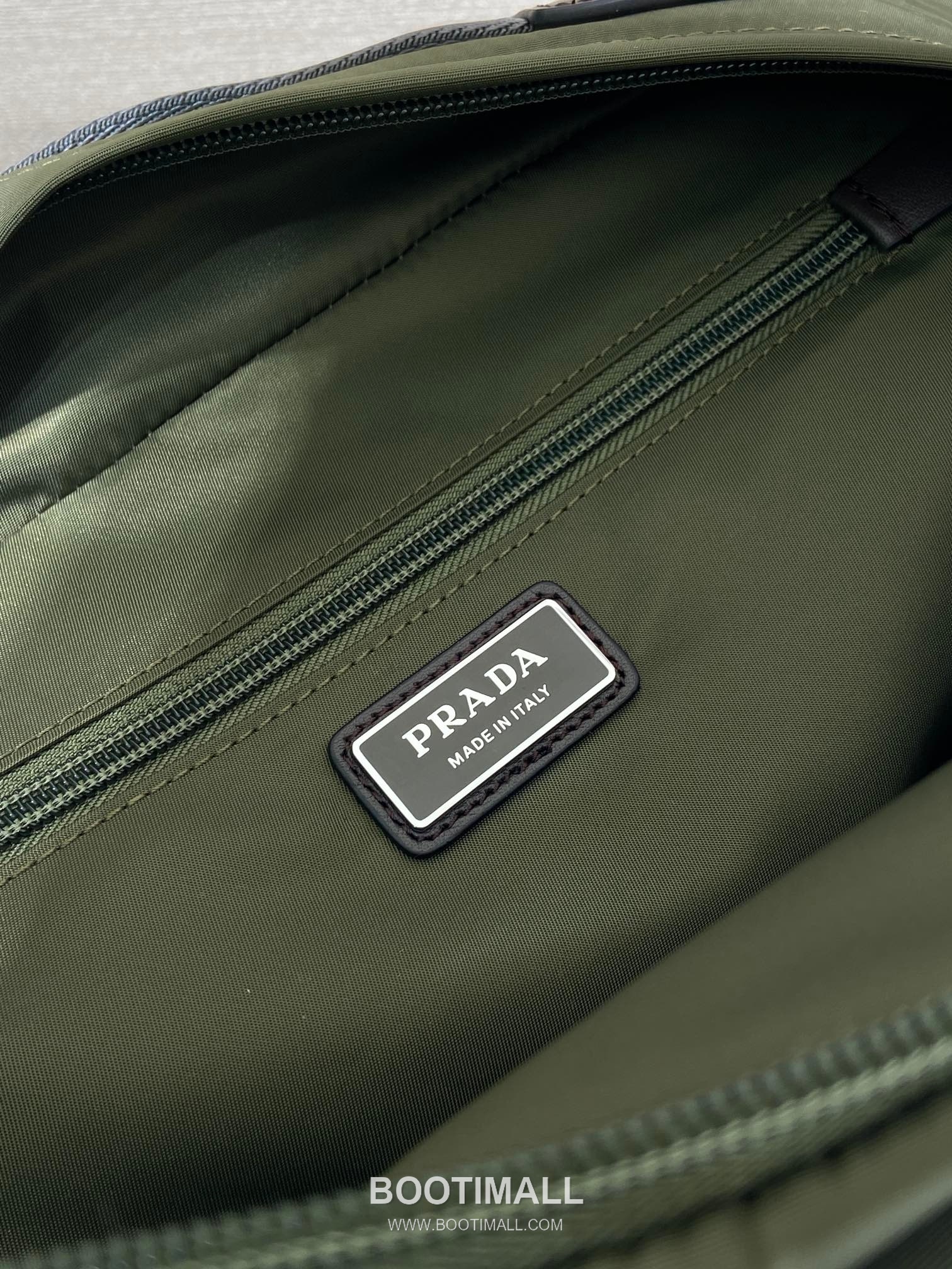 Prada Re-Nylon Messenger Bag 2VH201 프라다 리나일론 사피아노 가죽 트리밍 메신저백 30cm 9