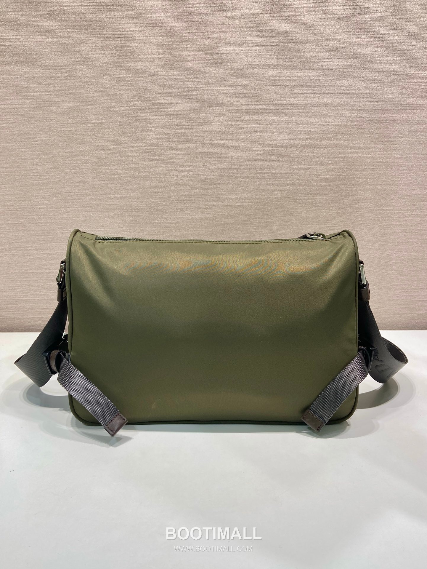 Prada Re-Nylon Messenger Bag 2VH192 프라다 리나일론 가죽 트리밍 메신저백 28cm 4