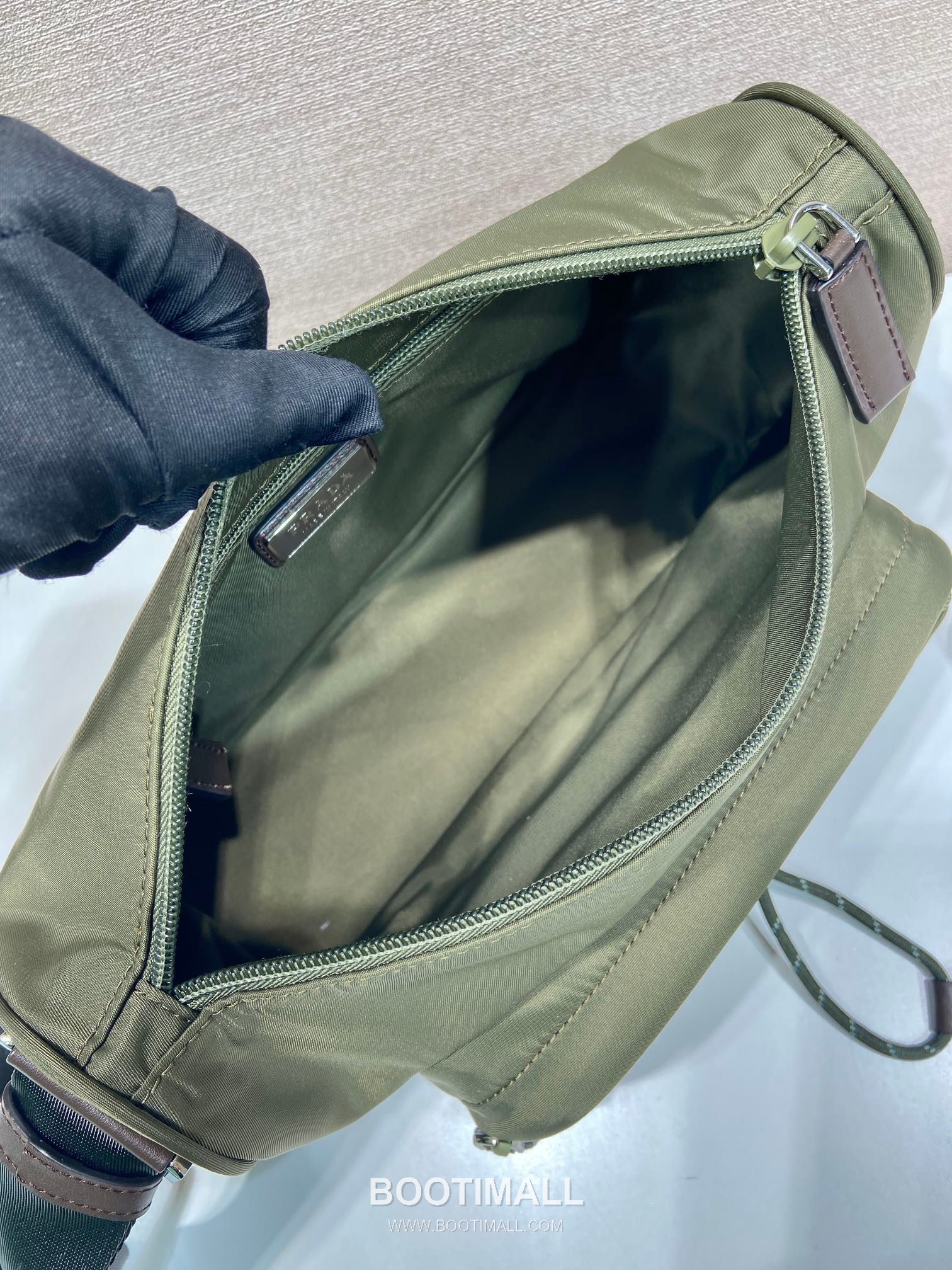 Prada Re-Nylon Messenger Bag 2VH192 프라다 리나일론 가죽 트리밍 메신저백 28cm 8