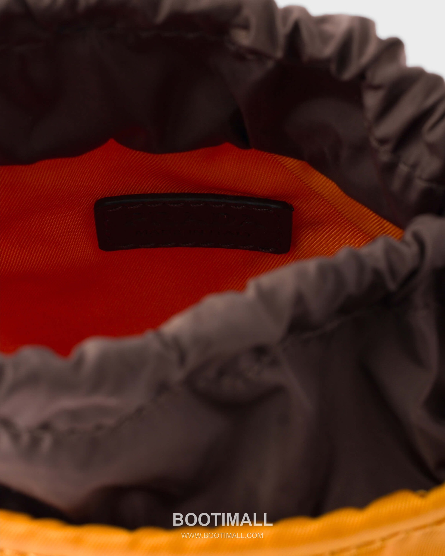 Prada Re-Nylon Smartphone Pouch 2ZT079 프라다 리나일론 가죽 트리밍 스마트폰 파우치 크로스백 18cm 3