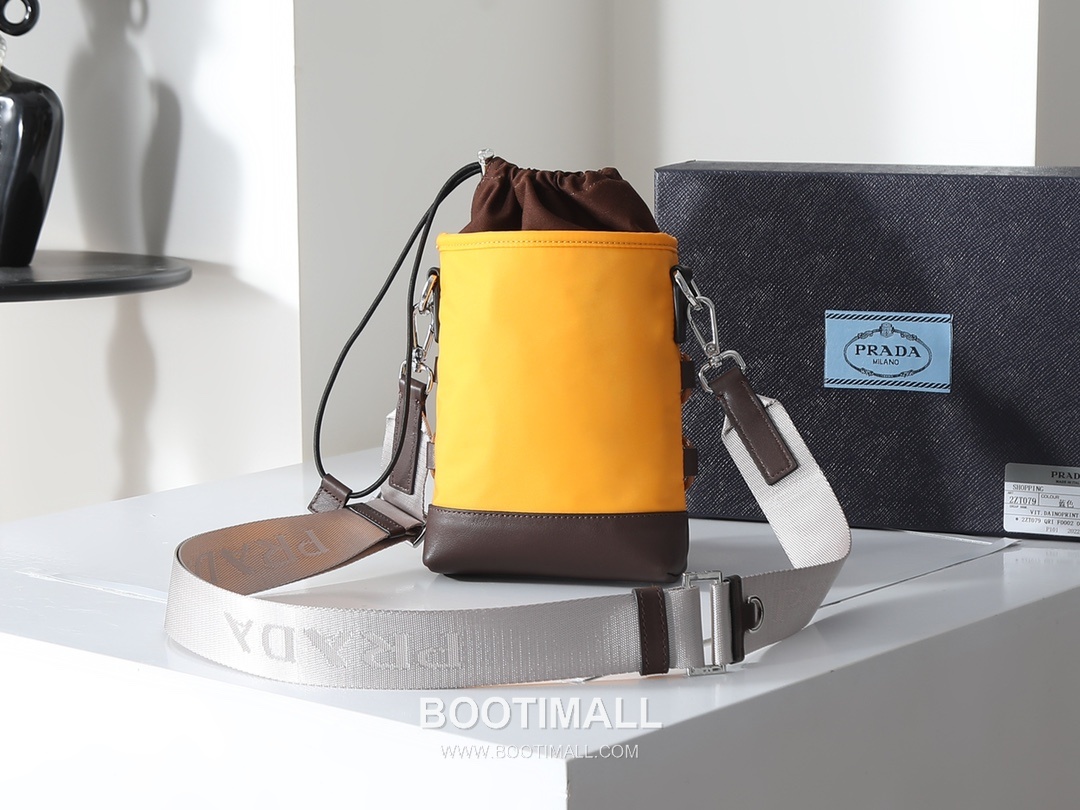 Prada Re-Nylon Smartphone Pouch 2ZT079 프라다 리나일론 가죽 트리밍 스마트폰 파우치 크로스백 18cm 7