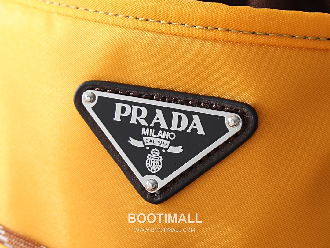Prada Re-Nylon Smartphone Pouch 2ZT079 프라다 리나일론 가죽 트리밍 스마트폰 파우치 크로스백 18cm 11