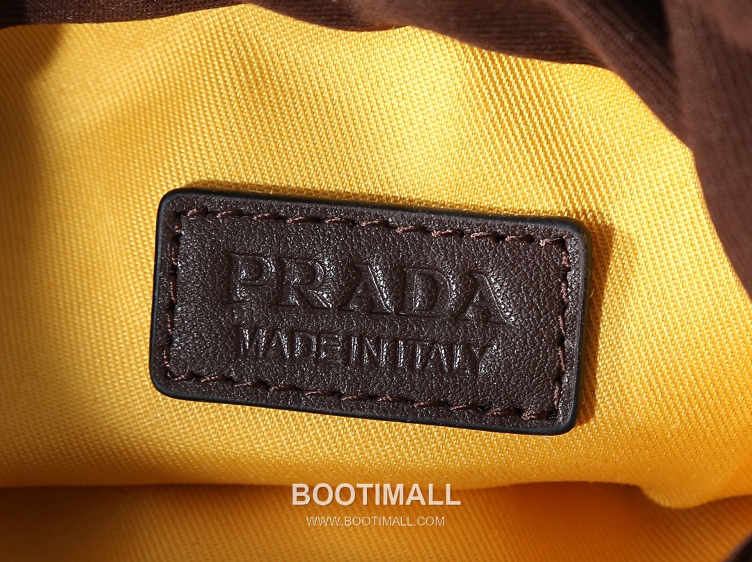 Prada Re-Nylon Smartphone Pouch 2ZT079 프라다 리나일론 가죽 트리밍 스마트폰 파우치 크로스백 18cm 12