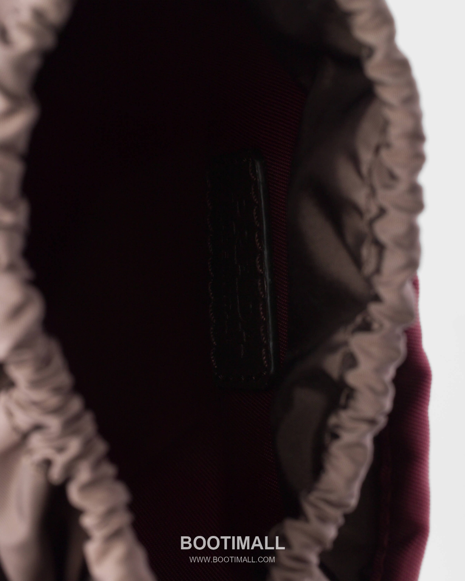 Prada Re-Nylon Smartphone Pouch 2ZT079 프라다 리나일론 가죽 트리밍 스마트폰 파우치 크로스백 18cm 3