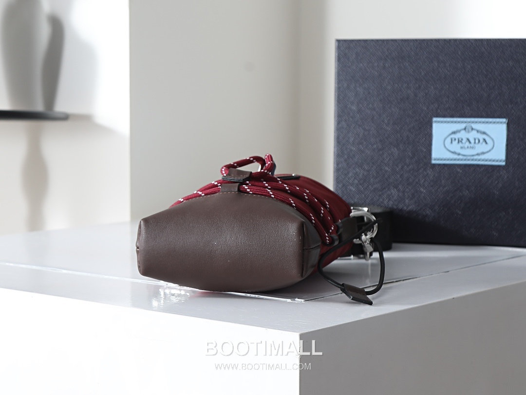 Prada Re-Nylon Smartphone Pouch 2ZT079 프라다 리나일론 가죽 트리밍 스마트폰 파우치 크로스백 18cm 8