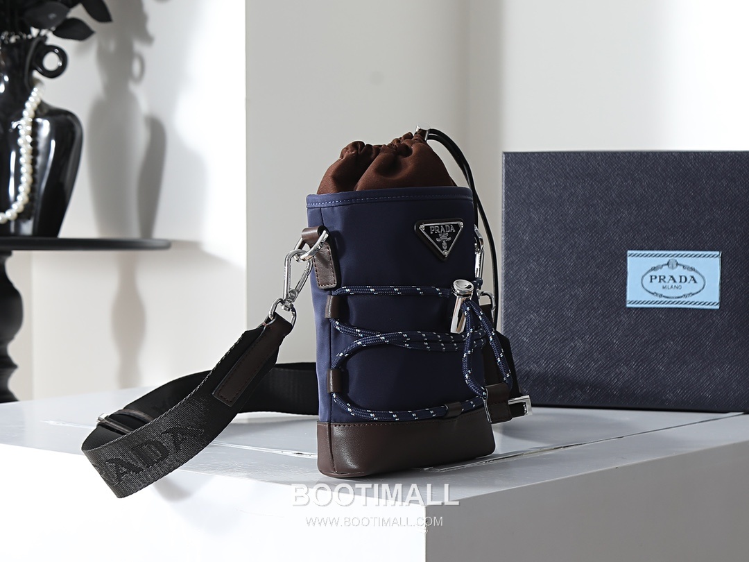 Prada Re-Nylon Smartphone Pouch 2ZT079 프라다 리나일론 가죽 트리밍 스마트폰 파우치 크로스백 18cm 2