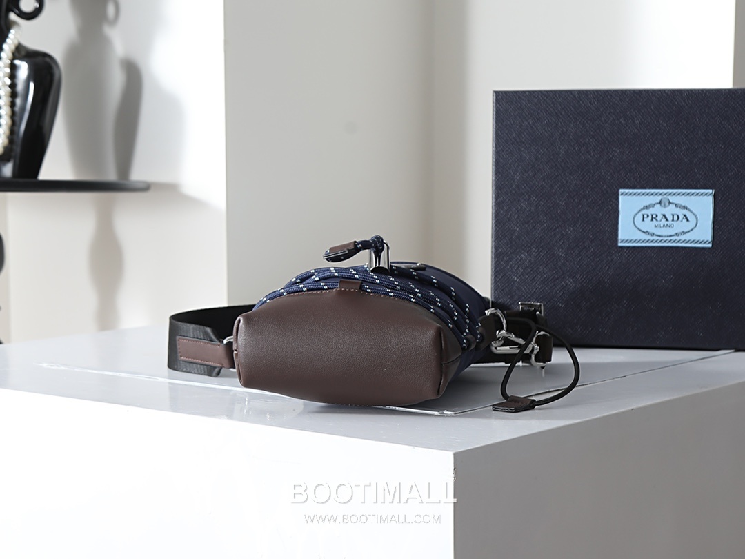 Prada Re-Nylon Smartphone Pouch 2ZT079 프라다 리나일론 가죽 트리밍 스마트폰 파우치 크로스백 18cm 4