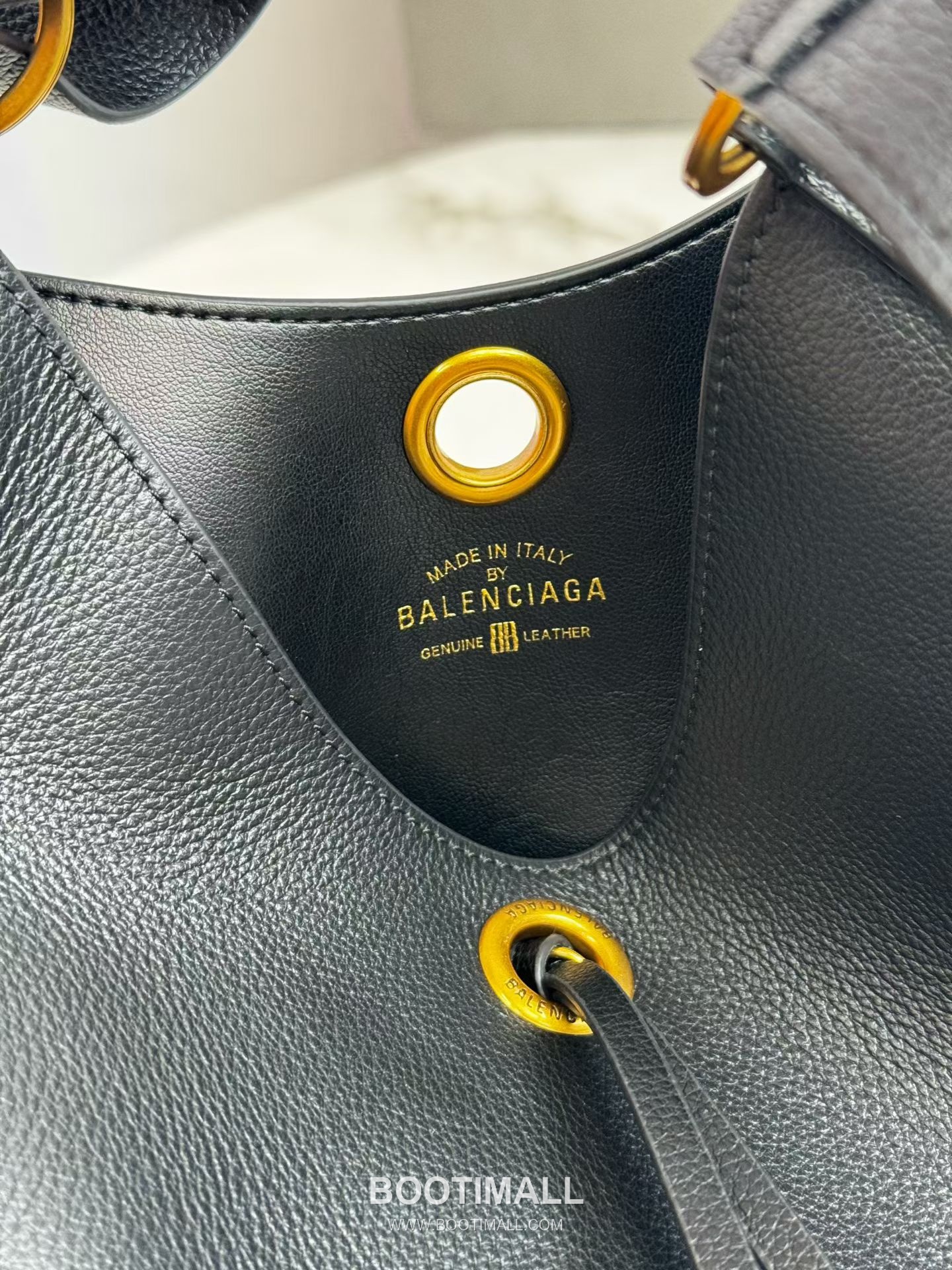 Balenciaga Carrie Hobo Grained Leather Small Shoulder Bag 발렌시아가 캐리 호보 그레인 가죽 스몰 숄더백 25cm 4