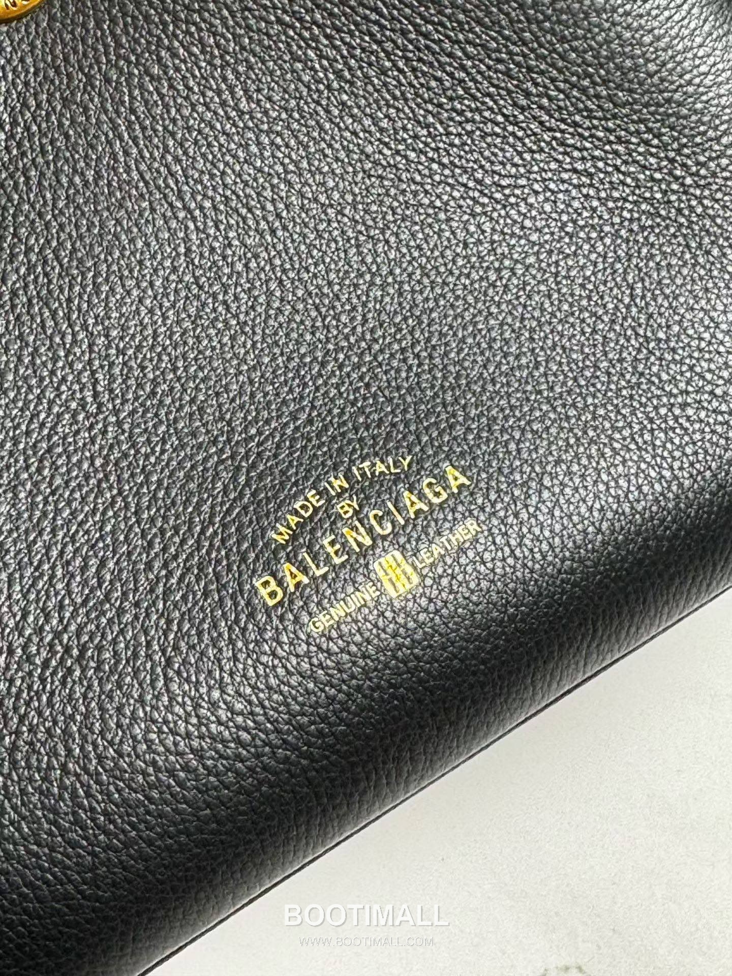 Balenciaga Carrie Hobo Grained Leather Small Shoulder Bag 발렌시아가 캐리 호보 그레인 가죽 스몰 숄더백 25cm 6