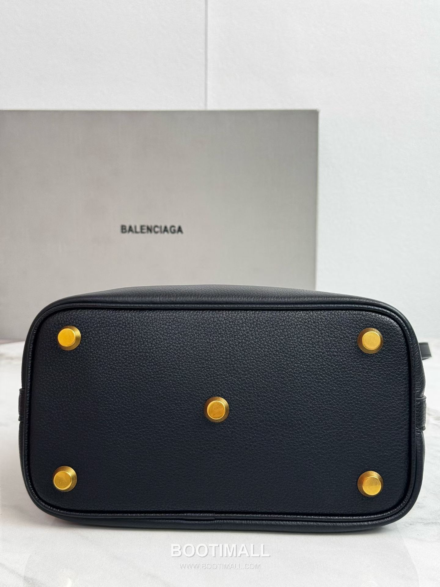 Balenciaga Carrie Hobo Grained Leather Small Shoulder Bag 발렌시아가 캐리 호보 그레인 가죽 스몰 숄더백 25cm 9