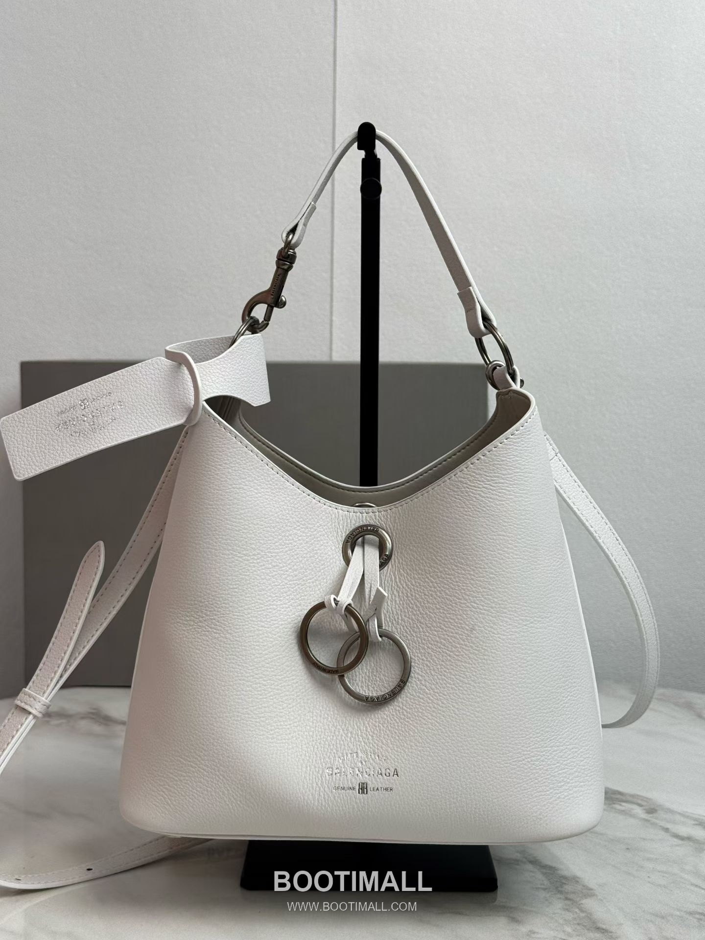 Balenciaga Carrie Hobo Grained Leather Small Shoulder Bag 발렌시아가 캐리 호보 그레인 가죽 스몰 숄더백 25cm 1