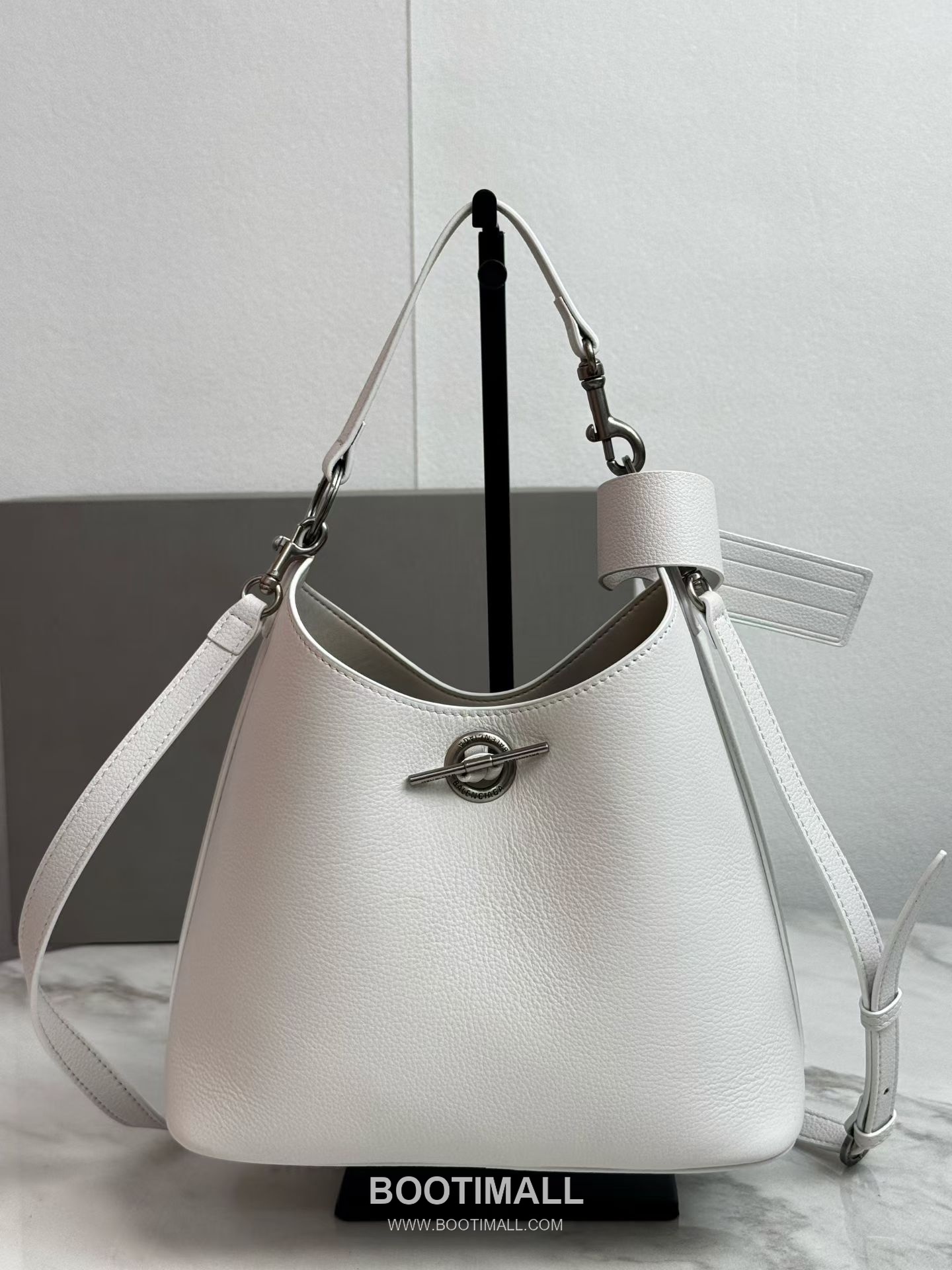 Balenciaga Carrie Hobo Grained Leather Small Shoulder Bag 발렌시아가 캐리 호보 그레인 가죽 스몰 숄더백 25cm 3