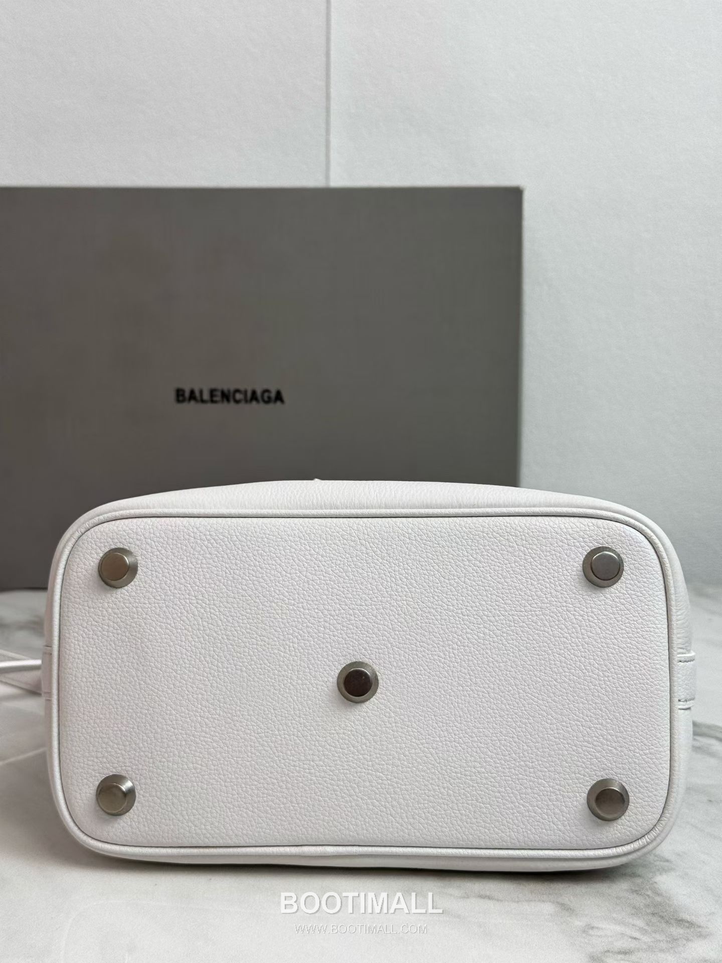 Balenciaga Carrie Hobo Grained Leather Small Shoulder Bag 발렌시아가 캐리 호보 그레인 가죽 스몰 숄더백 25cm 9