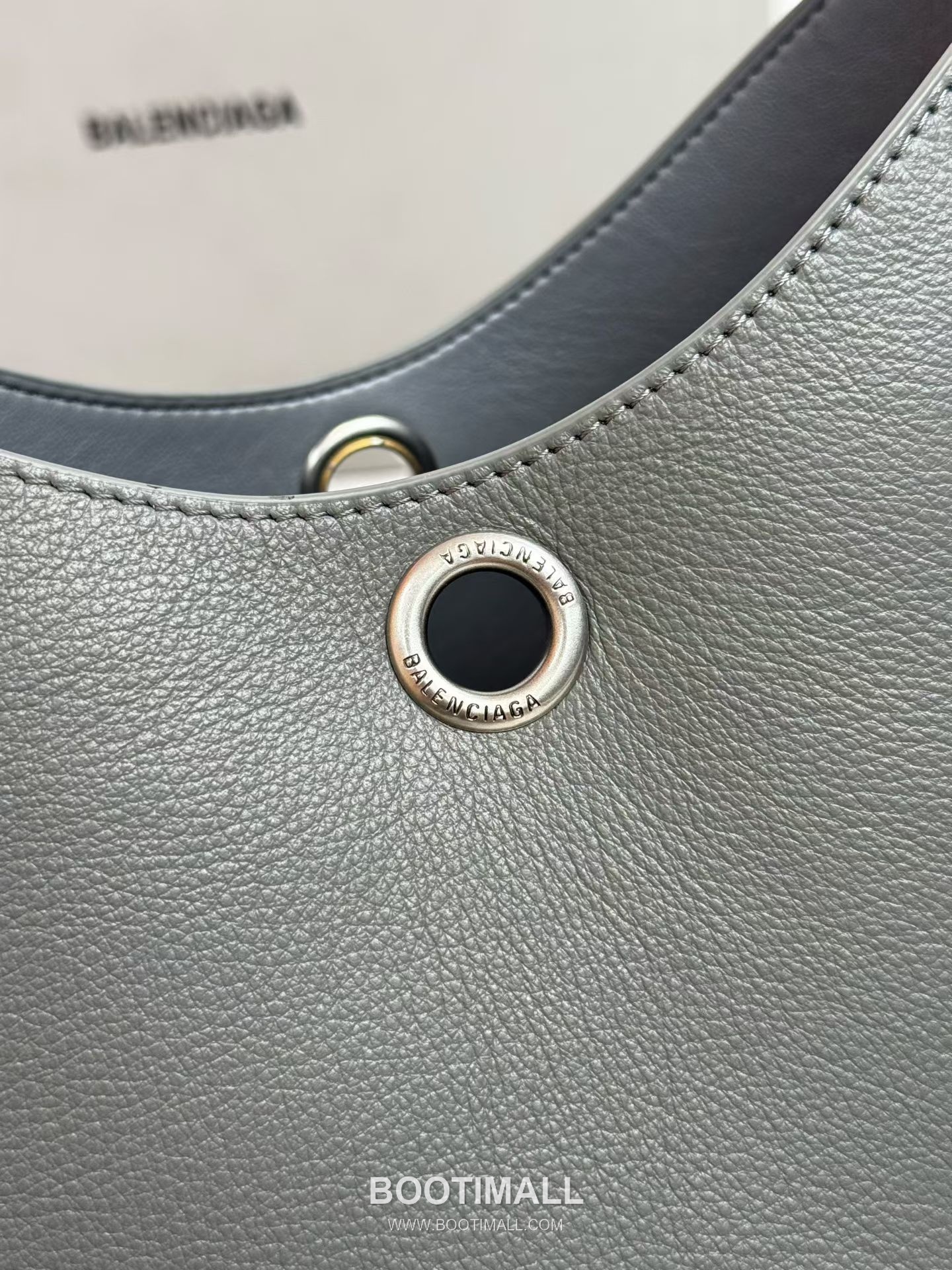 Balenciaga Carrie Hobo Grained Leather Small Shoulder Bag 발렌시아가 캐리 호보 그레인 가죽 스몰 숄더백 25cm 5