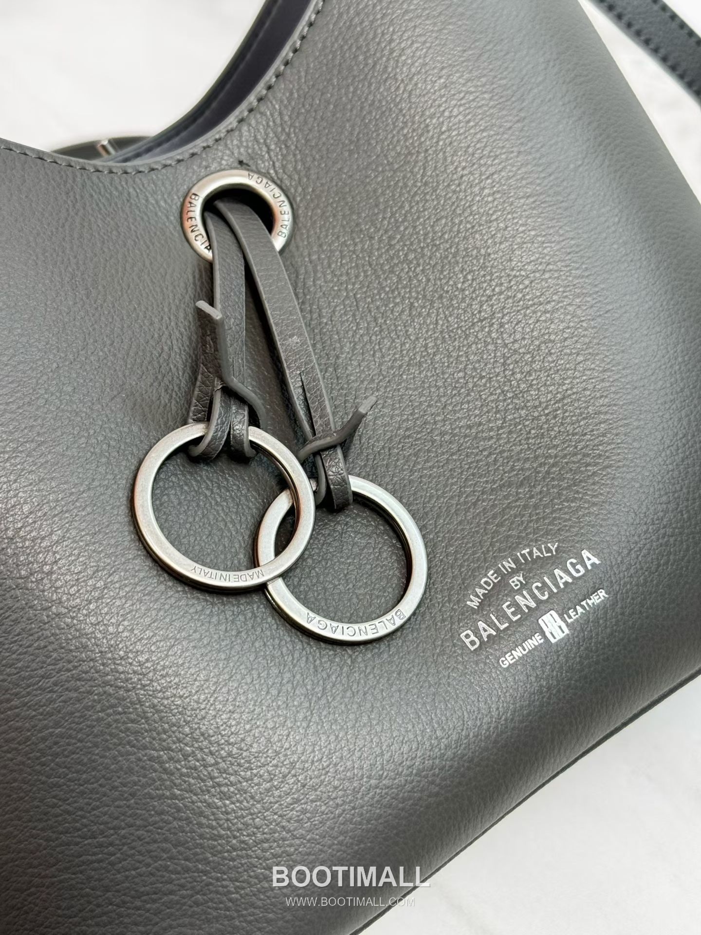 Balenciaga Carrie Hobo Grained Leather Small Shoulder Bag 발렌시아가 캐리 호보 그레인 가죽 스몰 숄더백 25cm 6