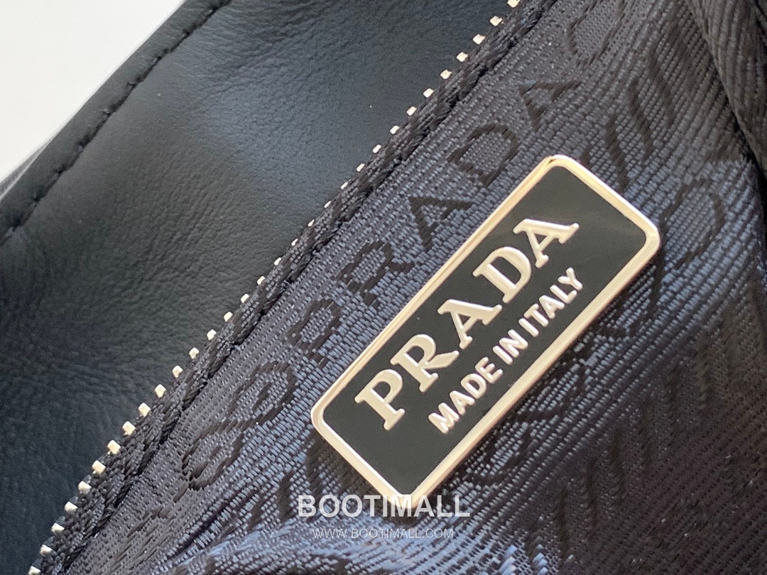 Prada Moon Re-Nylon Leather Shoulder Bag 1BA381 프라다 문 리나일론 가죽 트리밍 숄더백 22.5cm 9