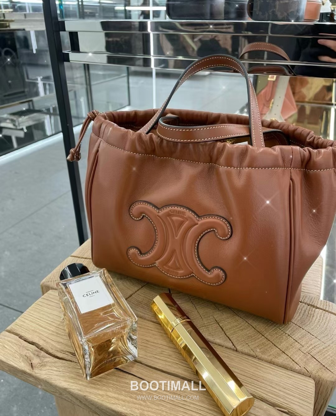 Celine Triomphe Drawstring 111013 Smooth Calfskin Bucket Bag 셀린느 트리옹프 드로우스트링 111013 스무스 카프스킨 버킷백 22cm 5