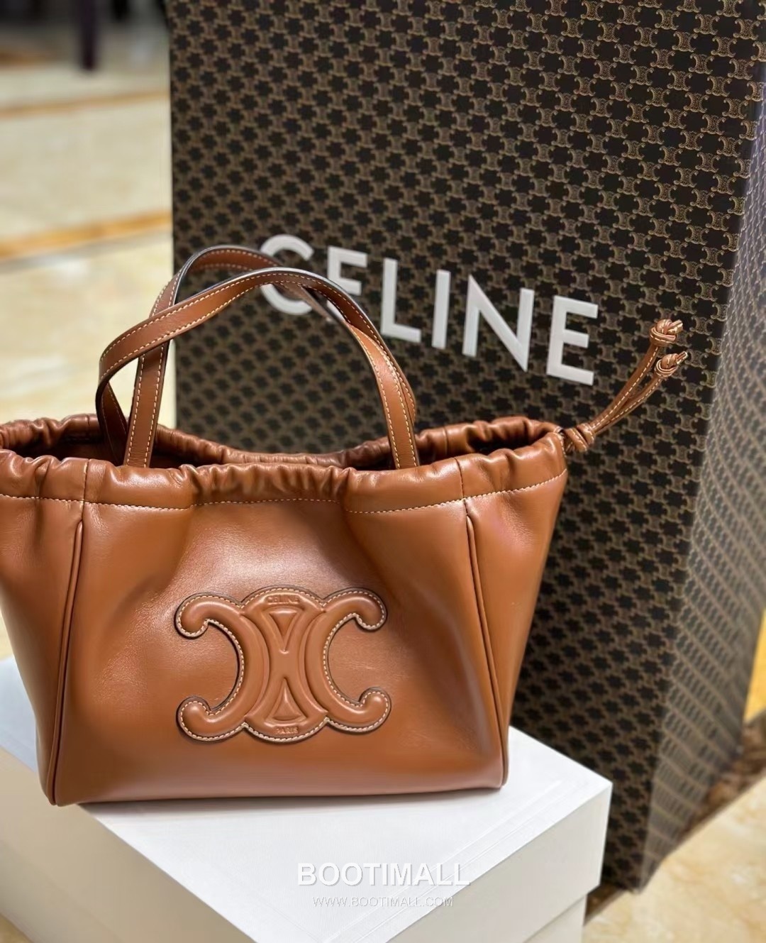 Celine Triomphe Drawstring 111013 Smooth Calfskin Bucket Bag 셀린느 트리옹프 드로우스트링 111013 스무스 카프스킨 버킷백 22cm 6