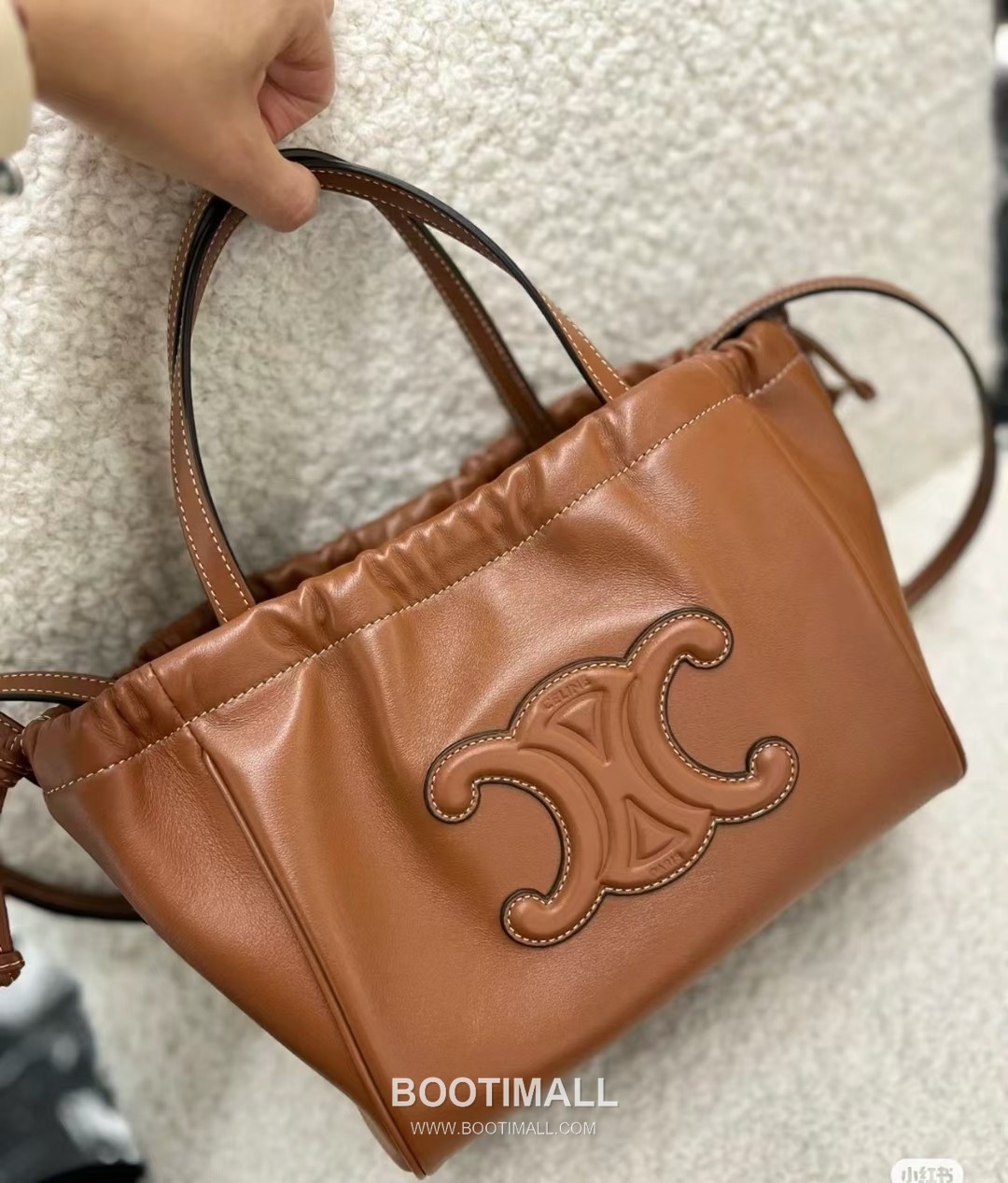 Celine Triomphe Drawstring 111013 Smooth Calfskin Bucket Bag 셀린느 트리옹프 드로우스트링 111013 스무스 카프스킨 버킷백 22cm 8