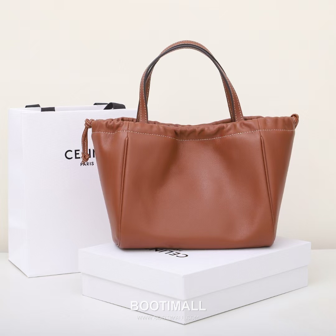 Celine Triomphe Drawstring 111013 Smooth Calfskin Bucket Bag 셀린느 트리옹프 드로우스트링 111013 스무스 카프스킨 버킷백 22cm 13
