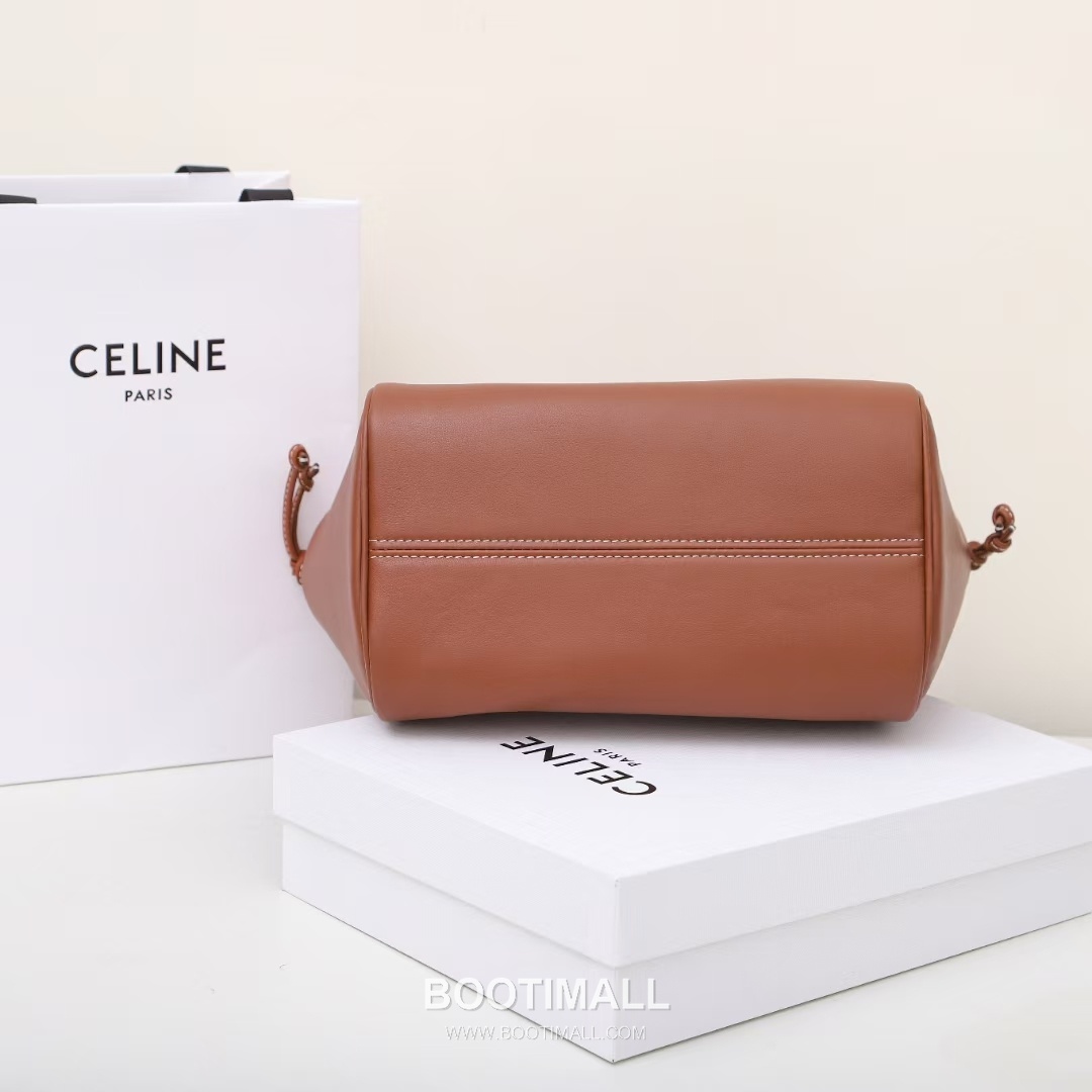 Celine Triomphe Drawstring 111013 Smooth Calfskin Bucket Bag 셀린느 트리옹프 드로우스트링 111013 스무스 카프스킨 버킷백 22cm 15
