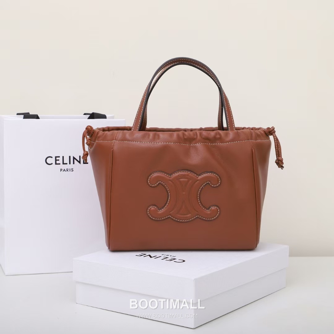 Celine Triomphe Drawstring 111013 Smooth Calfskin Bucket Bag 셀린느 트리옹프 드로우스트링 111013 스무스 카프스킨 버킷백 22cm 18