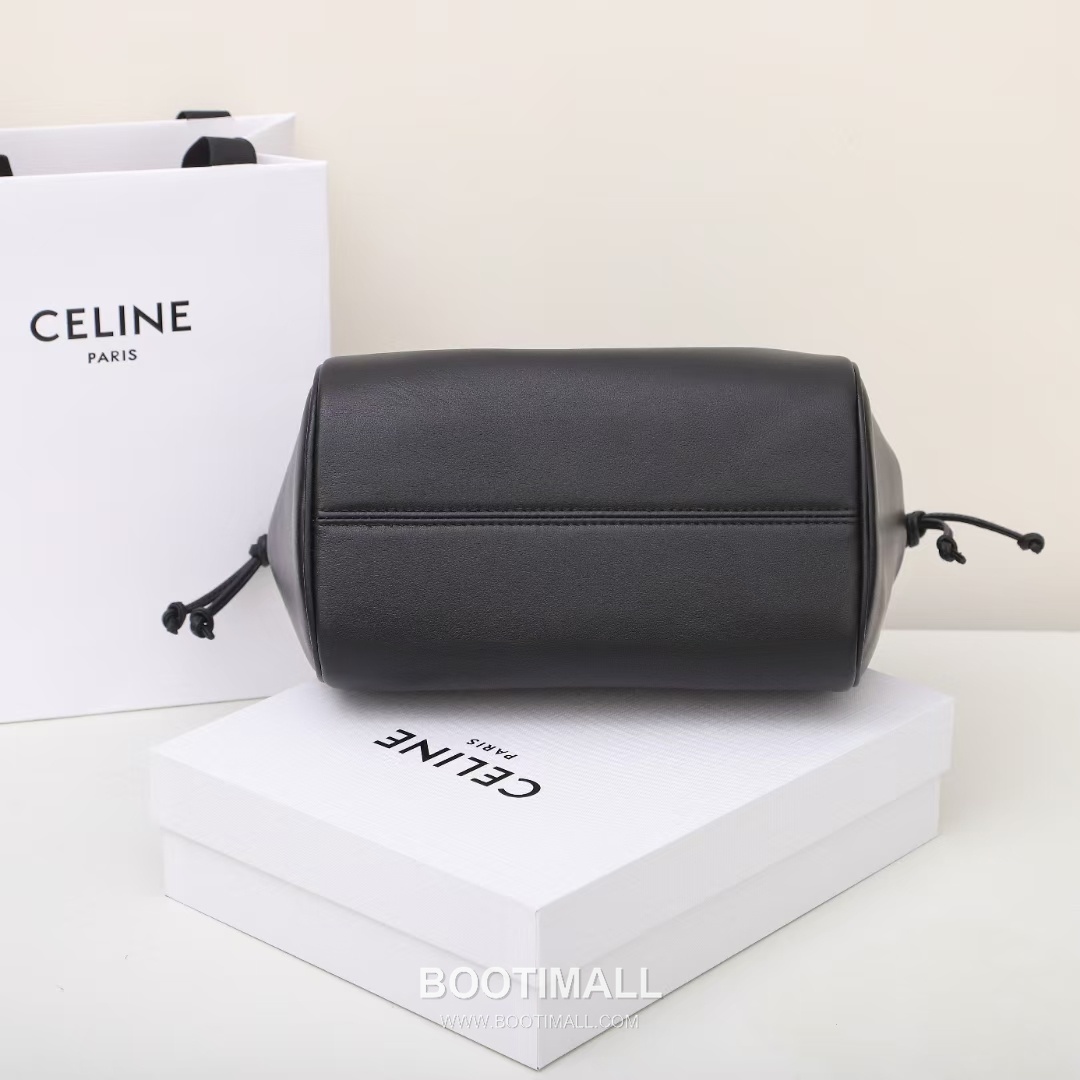 CELINE Triomphe Embossed Smooth Calfskin Bucket Bag 111013 셀린느 트리옹프 엠보싱 스무스 카프스킨 버킷백 22cm 8