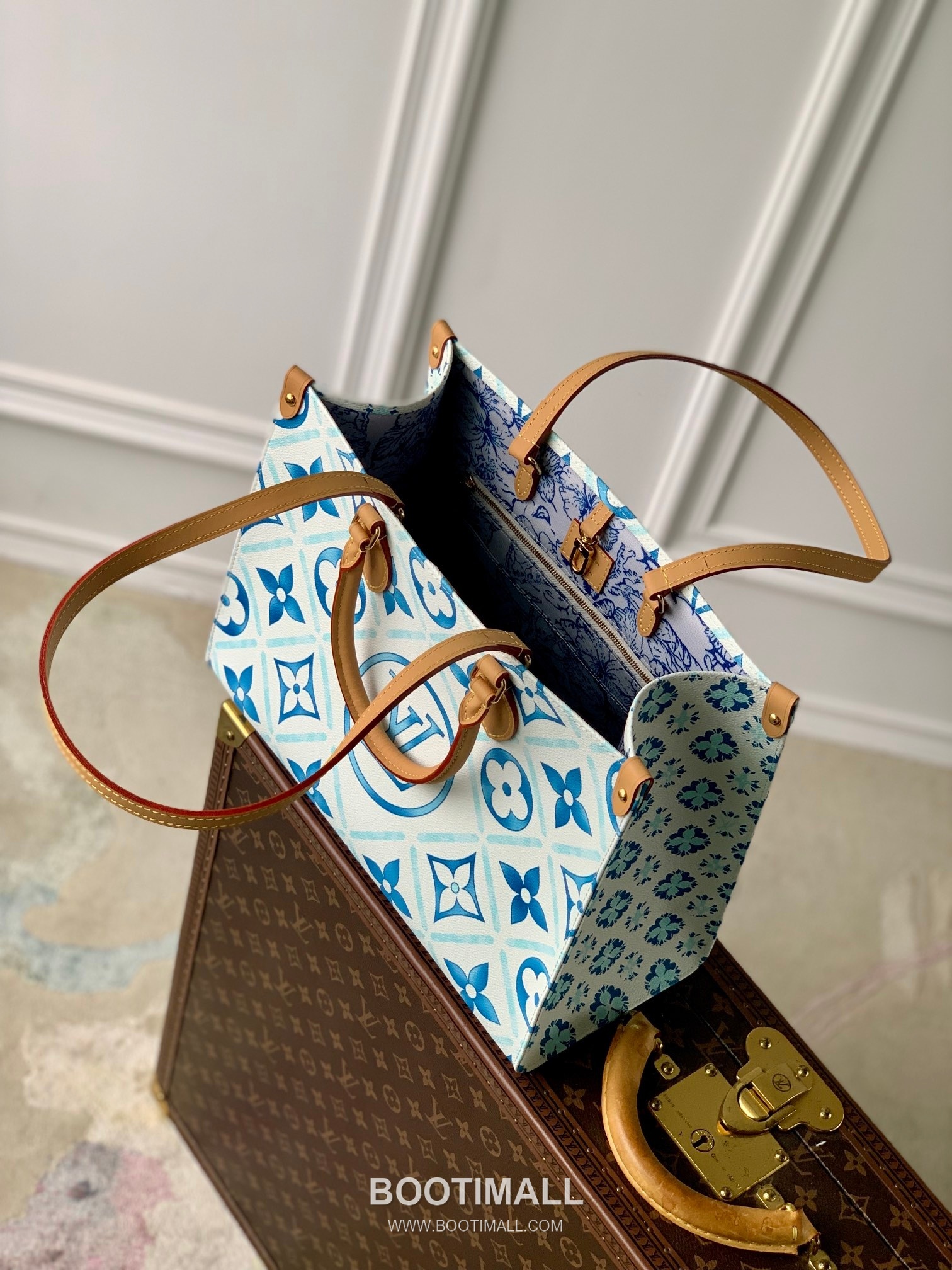 Louis Vuitton OnTheGo MM Monogram Tiles Canvas Tote Bag M11262 루이비통 온더고 MM 모노그램 타일 캔버스 토트백 35cm 9